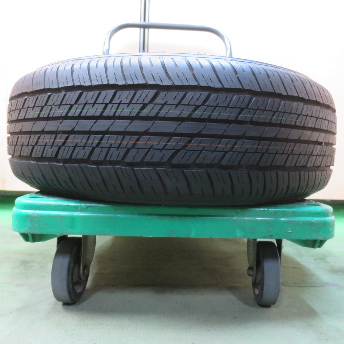 新車外し！24年！1本★265/65R18 ダンロップ AT23 グラントレック タイヤ 18インチ ランクル 250 300 等★6051210イノタ