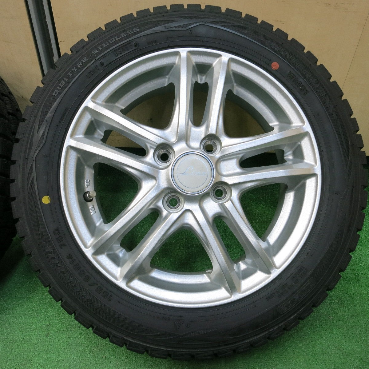 *送料無料* バリ溝！キレイ！9.5分以上★スタッドレス 155/65R14 ダンロップ ウインターマックス WM01 Linz 14インチ PCD100/4H★4040210イス