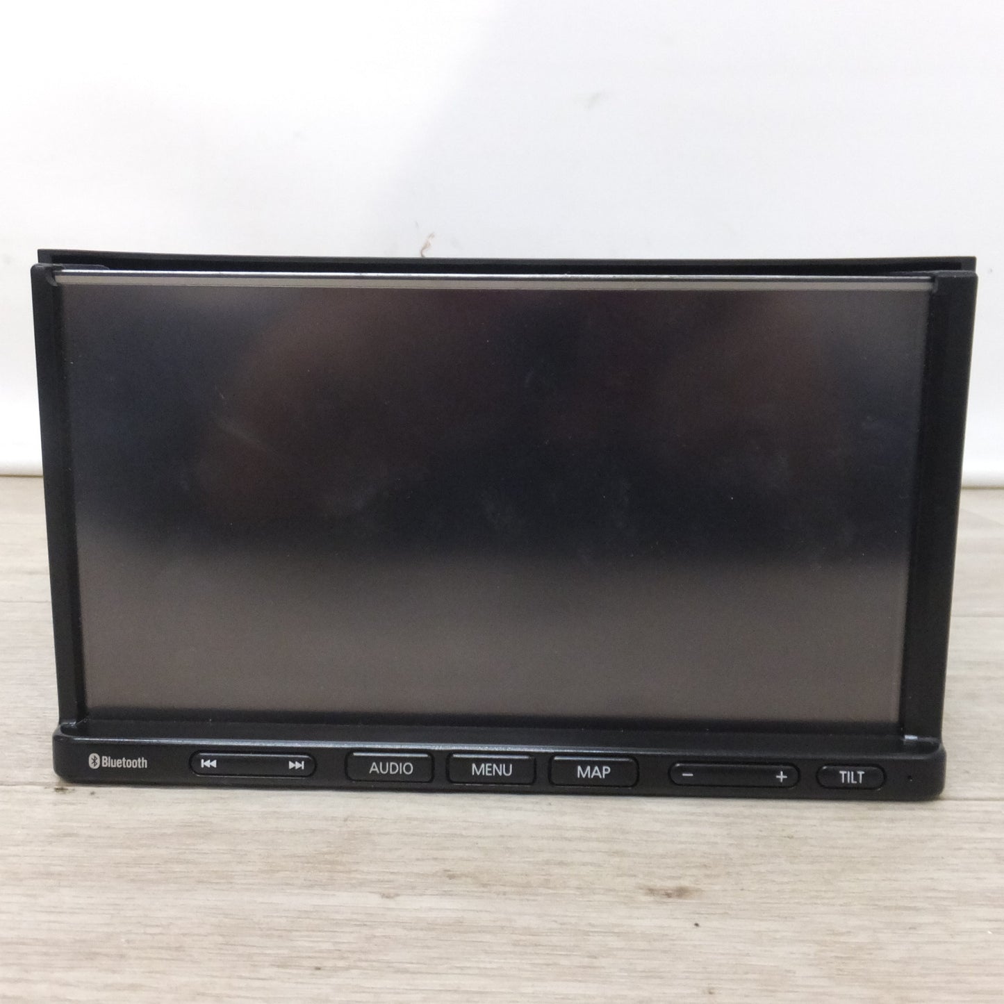 [送料無料] ★パナソニック Panasonic SSDカーナビステーション Strada CN-E300D[50]★