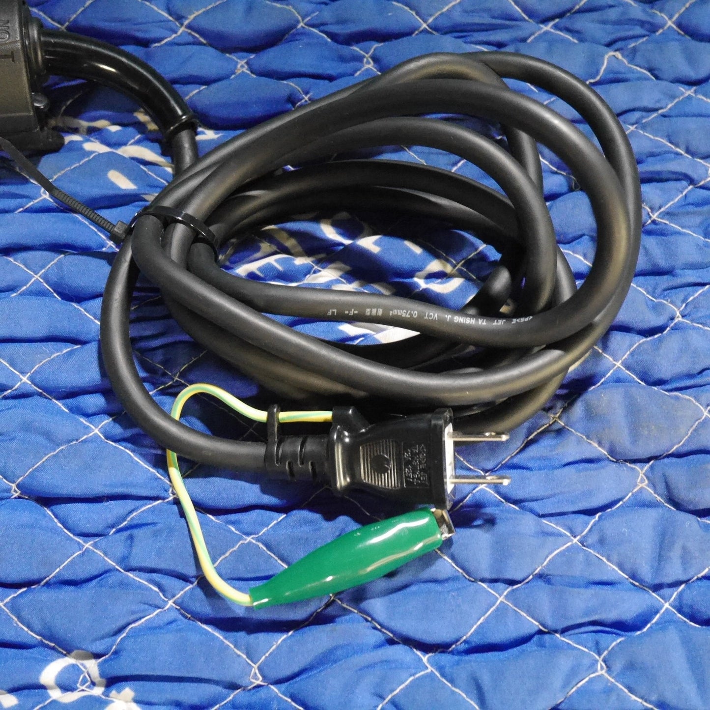 [送料無料] キレイ！付属品付き☆日立 100mm 電気 ディスクグラインダ XS2000 電動 工具 HITACHI 100V コード式☆