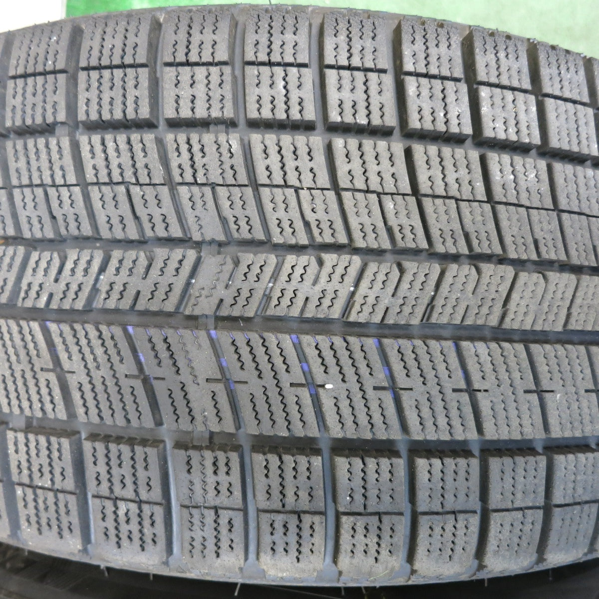 バリ溝！24年！8.5分★スタッドレス 215/40R17 235/45R17 ハイフライ Win-turi 212 ナンカン アイス アクティバ AW-1 STERN シュテルン 17インチ PCD114.3/5H★6053101HAス