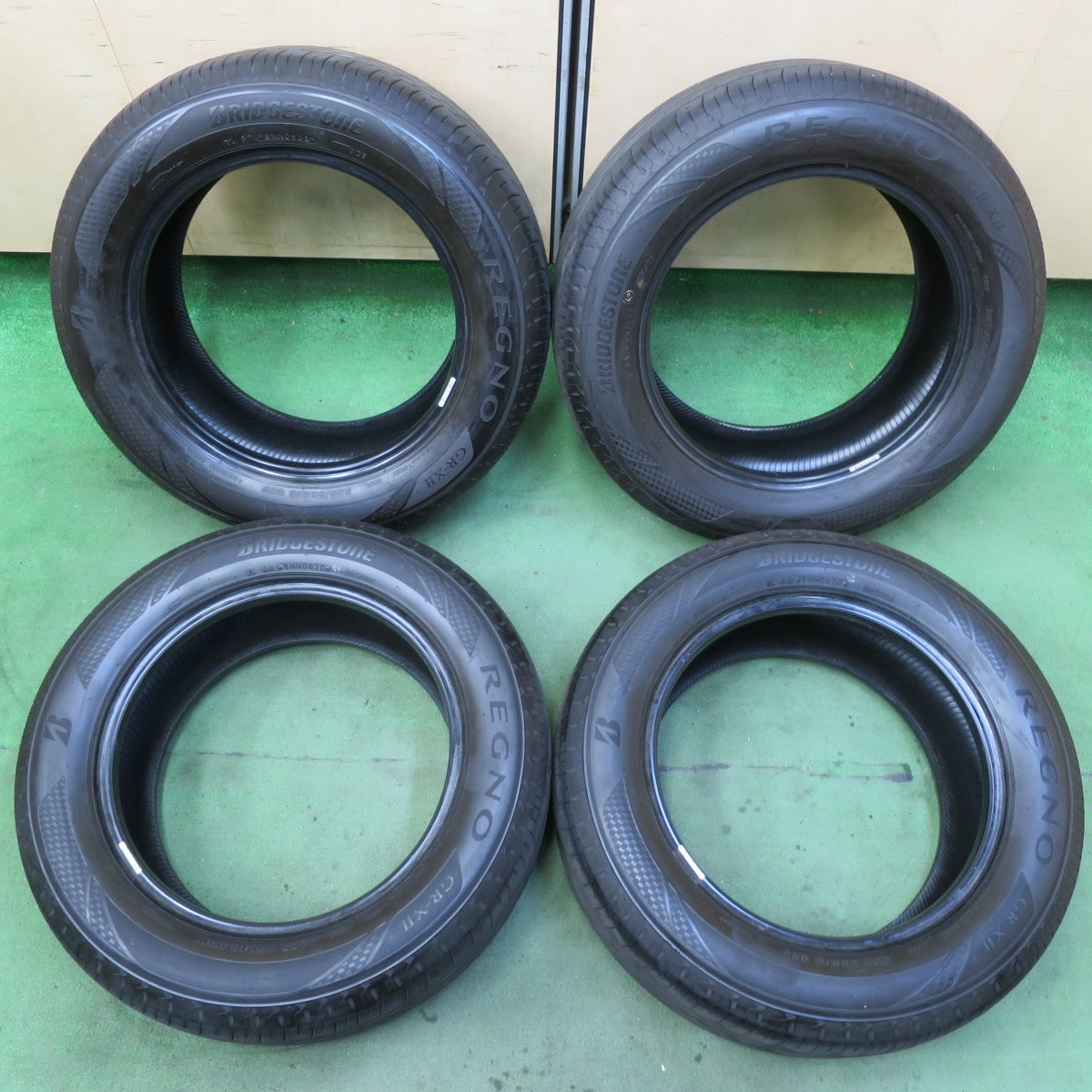 バリ溝！9.5分★225/55R16 ブリヂストン レグノ GR-X2 タイヤ 16インチ ベンツ Cクラス Eクラス アウディ A4 A6 等★5090406イノタ