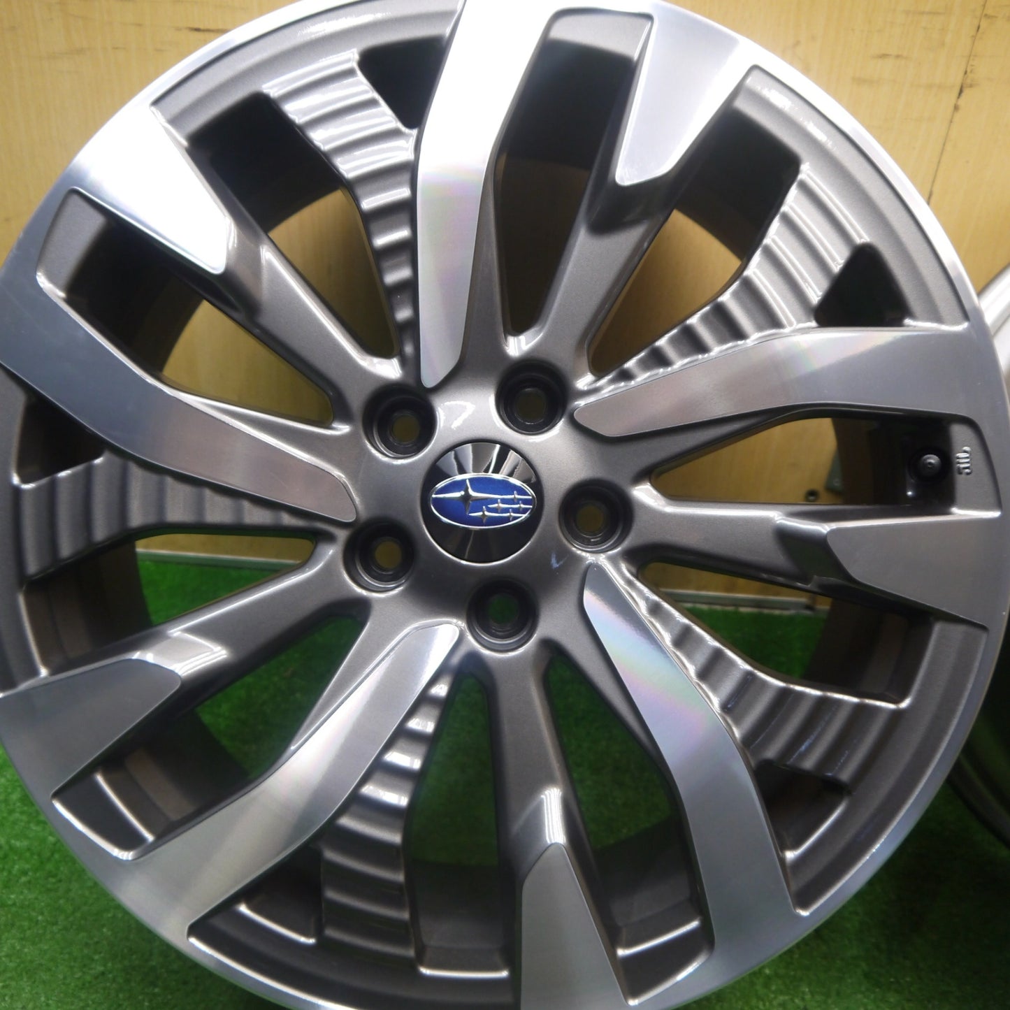 新車外し★スバル 現行 フォレスター Premium S:HEV EX 純正 ホイール 19インチ 19×7.5J PCD114.3/5H★6010602Hホ