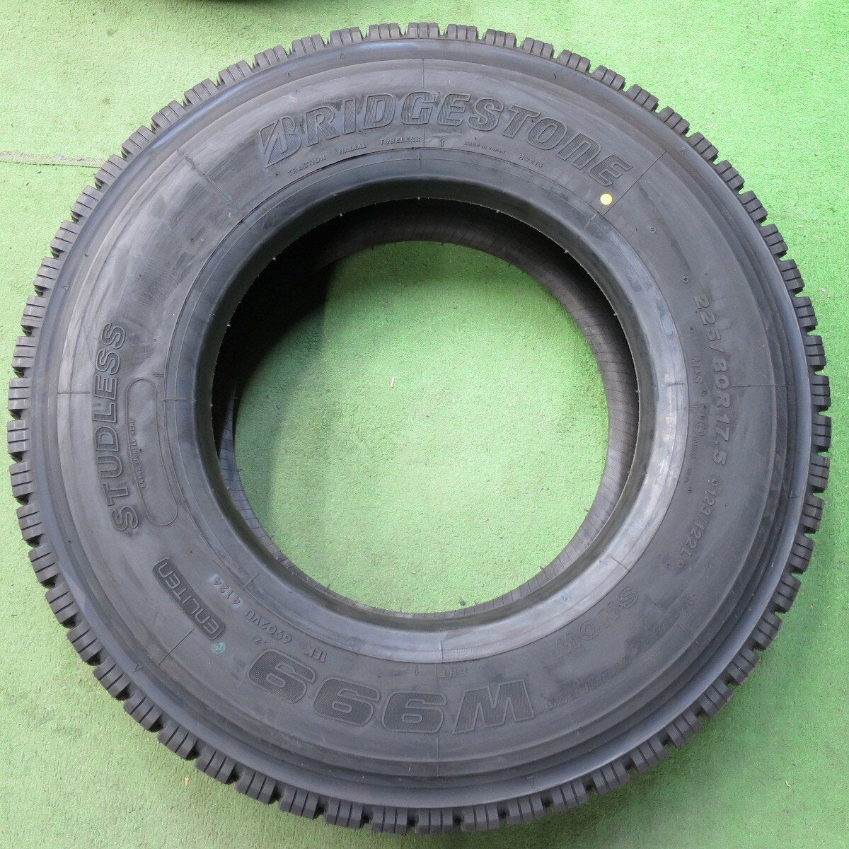 未使用！24年★トラック タイヤ 225/80R17.5 123/122L スタッドレス ブリヂストン W999 17.5インチ★5012908イスタ