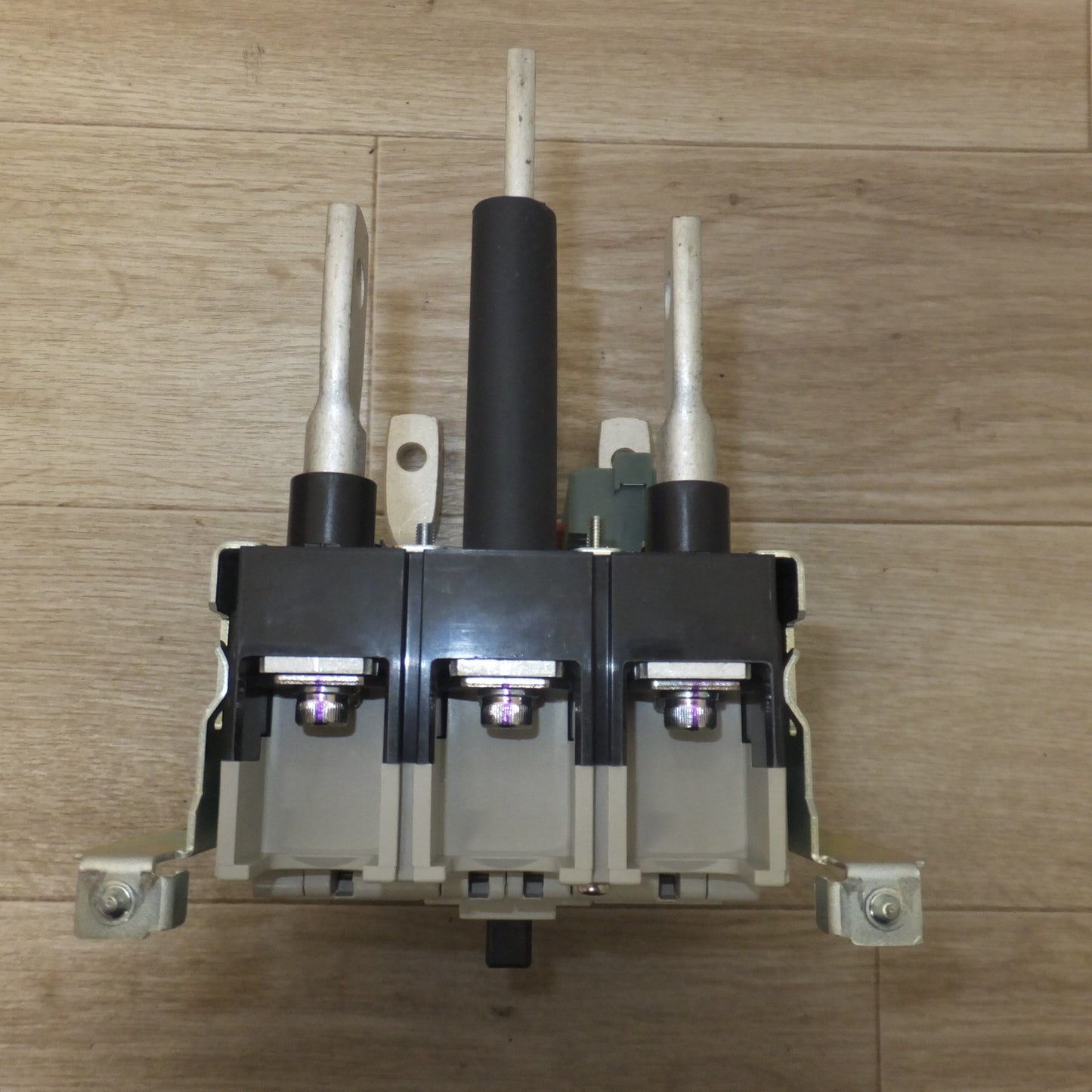[送料無料] 未使用★三菱 MITSUBISHI 低圧遮断器 ノーヒューズブレーカー NF250-CV　250A POLE 3P 50/60Hz★