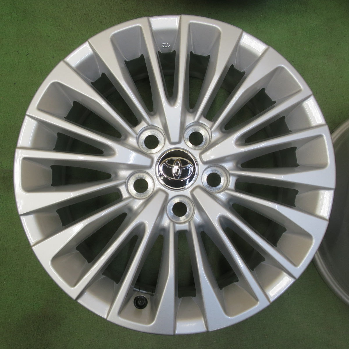 新車外し★トヨタ 40系 アルファード Z 純正 ホイール 17インチ 17×6.5J PCD120/5H★6061208イホ