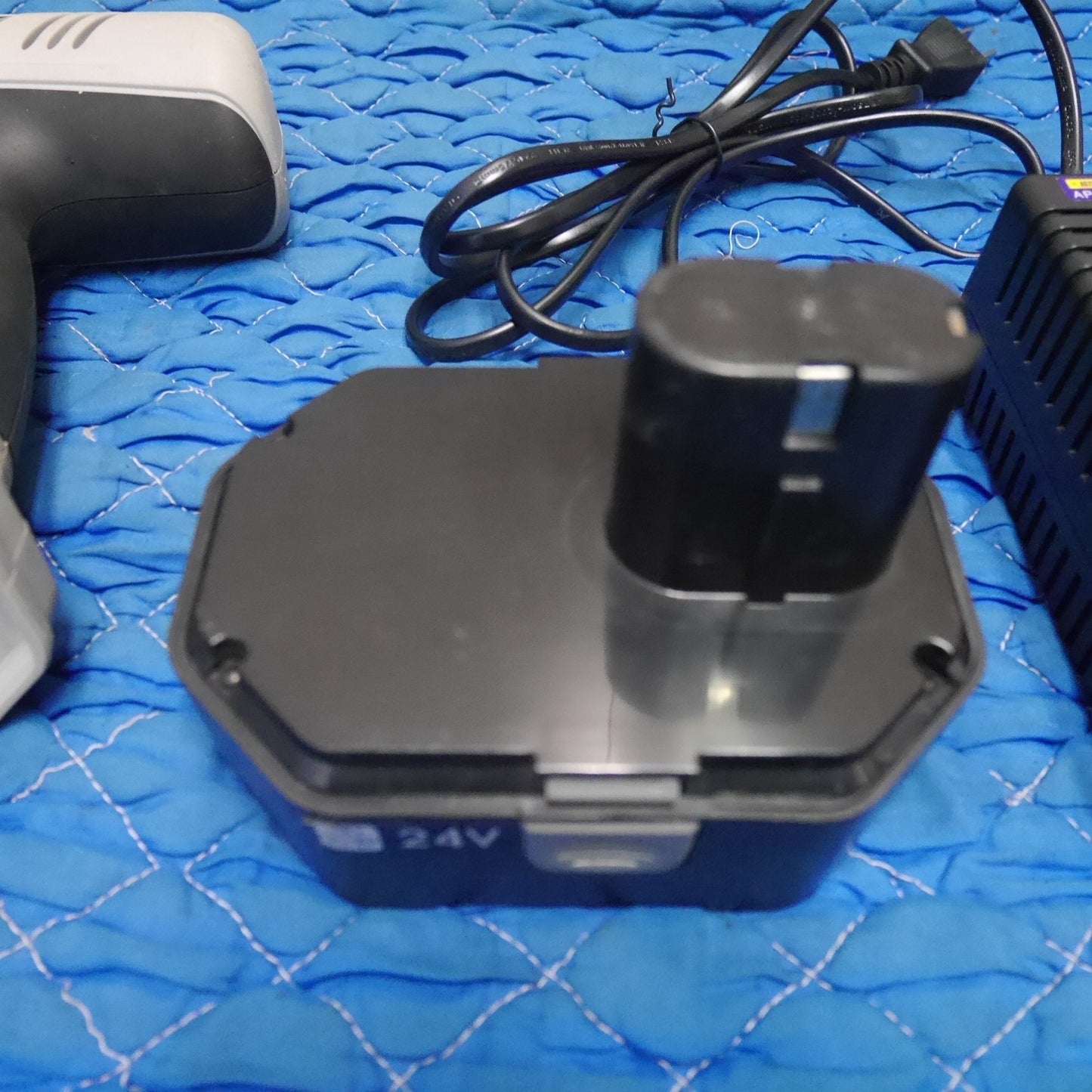 [送料無料] ☆ASTRO PRODUCTS コードレス インパクトレンチ AP050177 電動 工具 充電器 充電式 アストロプロダクツ☆