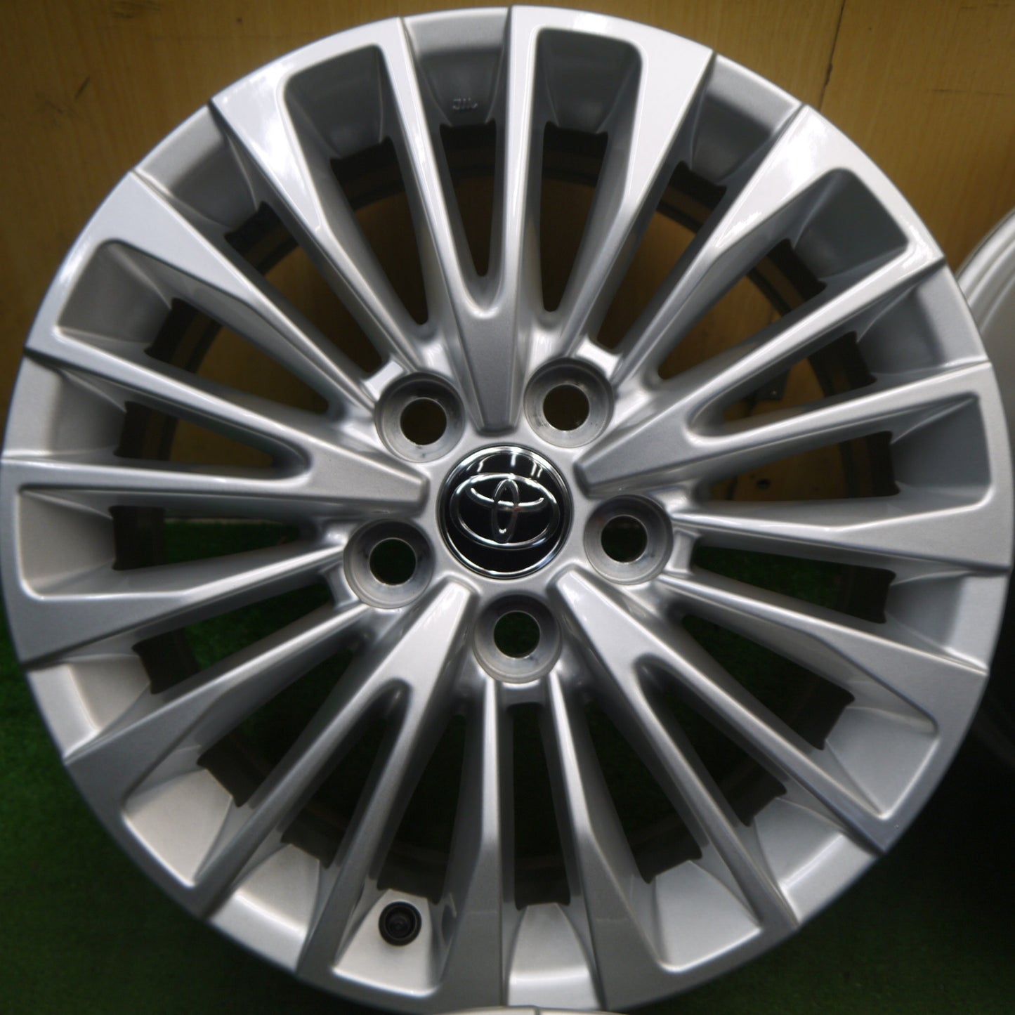 新車外し★トヨタ 40系 アルファード 純正 ホイール 17インチ 17×6.5J PCD120/5H★6070102KKホ