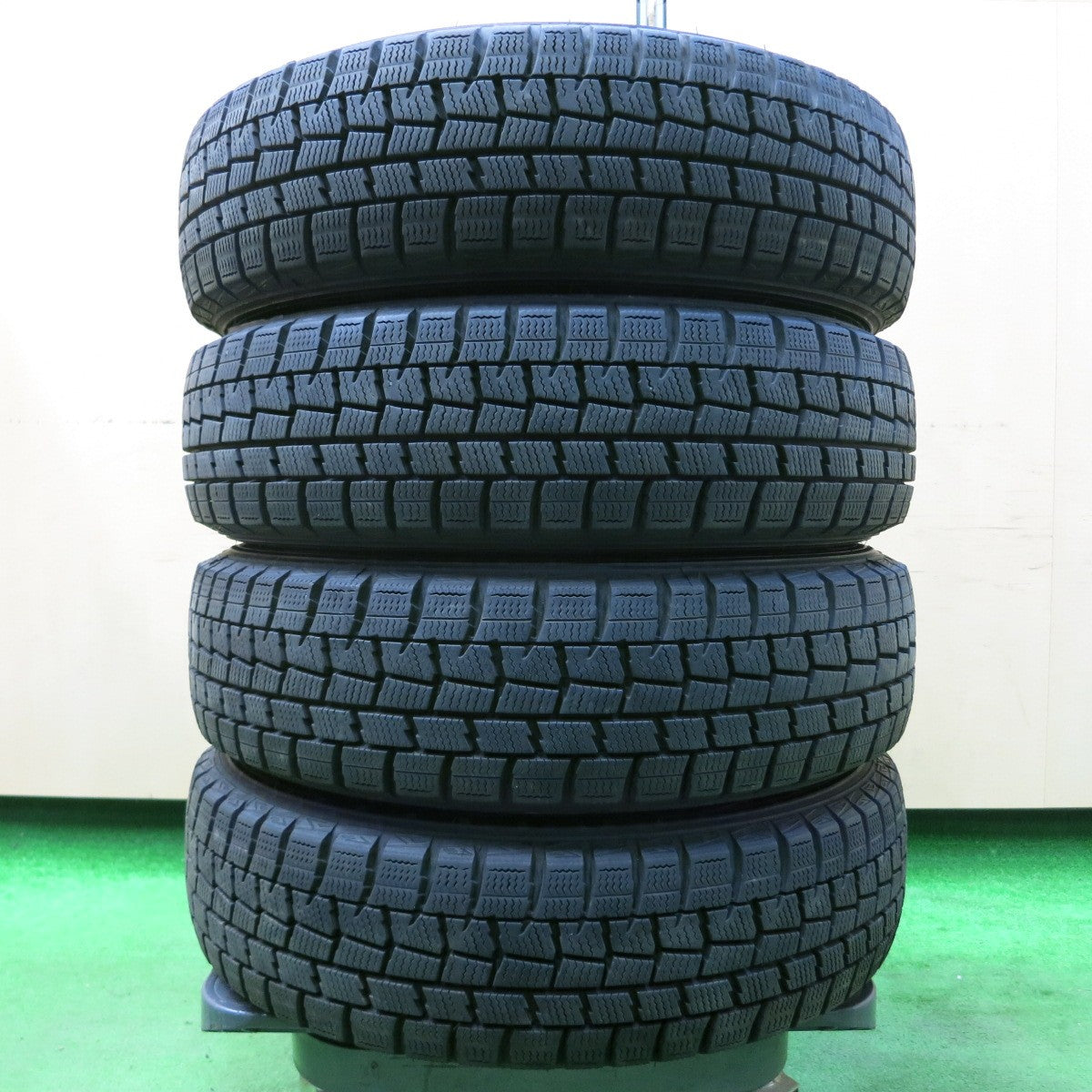 *送料無料* バリ溝！キレイ！9.5分以上★スタッドレス 155/65R14 ダンロップ ウインターマックス WM01 Linz 14インチ PCD100/4H★4040210イス