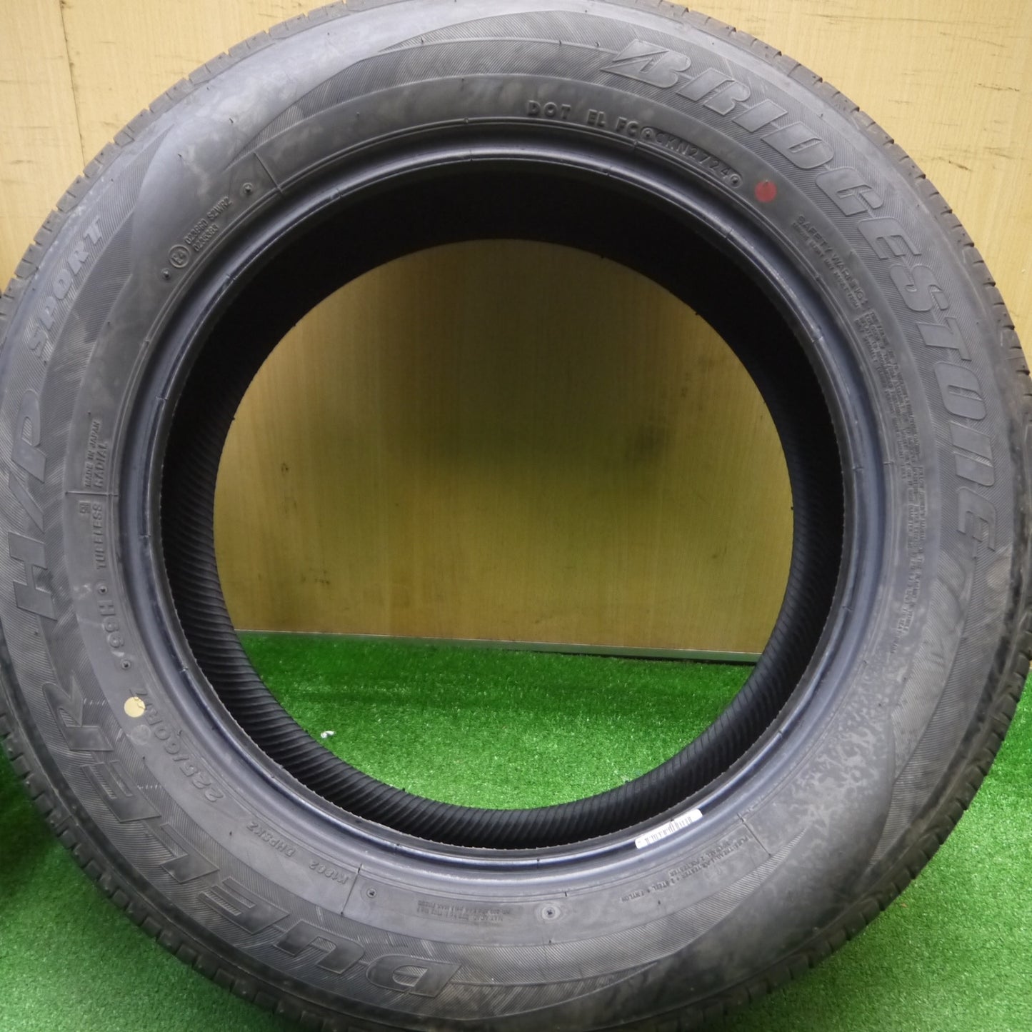 [送料無料] バリ溝！24年！9.5分★225/60R17 ブリヂストン デューラー H/P SPORT タイヤ 17インチ レガシィ アウトバック フォレスター 等★4122504Hノタ