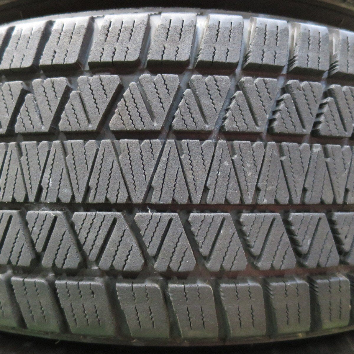 キレイ★スタッドレス 225/65R17 ブリヂストン ブリザック DM-V3 SCHNEIDER シュナイダー 17インチ PCD114.3/5H★5010804イス