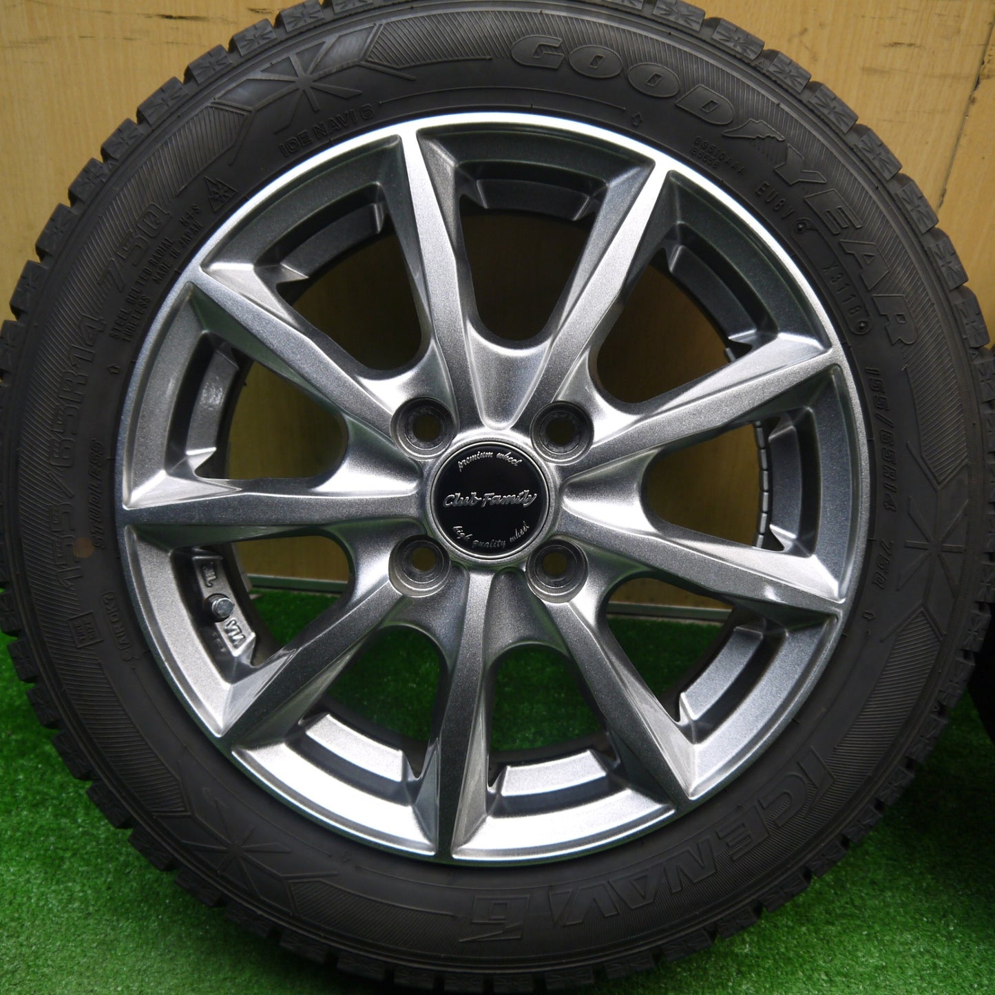 バリ溝！キレイ！9.5分以上★スタッドレス 155/65R14 グッドイヤー アイスナビ6 Club Family クラブファミリー 14インチ PCD100/4H★5120210Hス