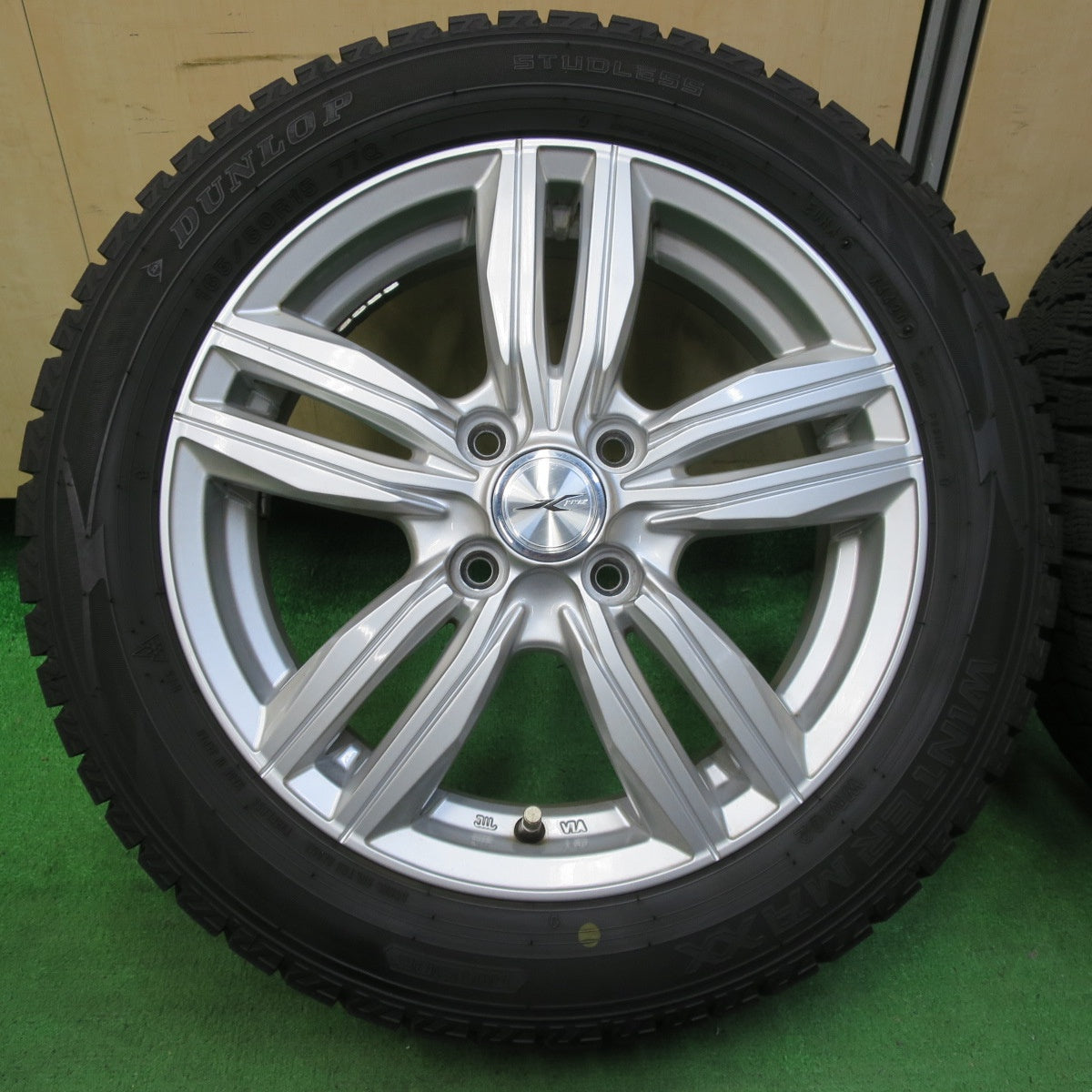 [送料無料] バリ溝！20年！キレイ！9分★スタッドレス 165/60R15 ダンロップ ウインターマックス WM02 JOKER ジョーカー 15インチ PCD100/4H★4093013イス