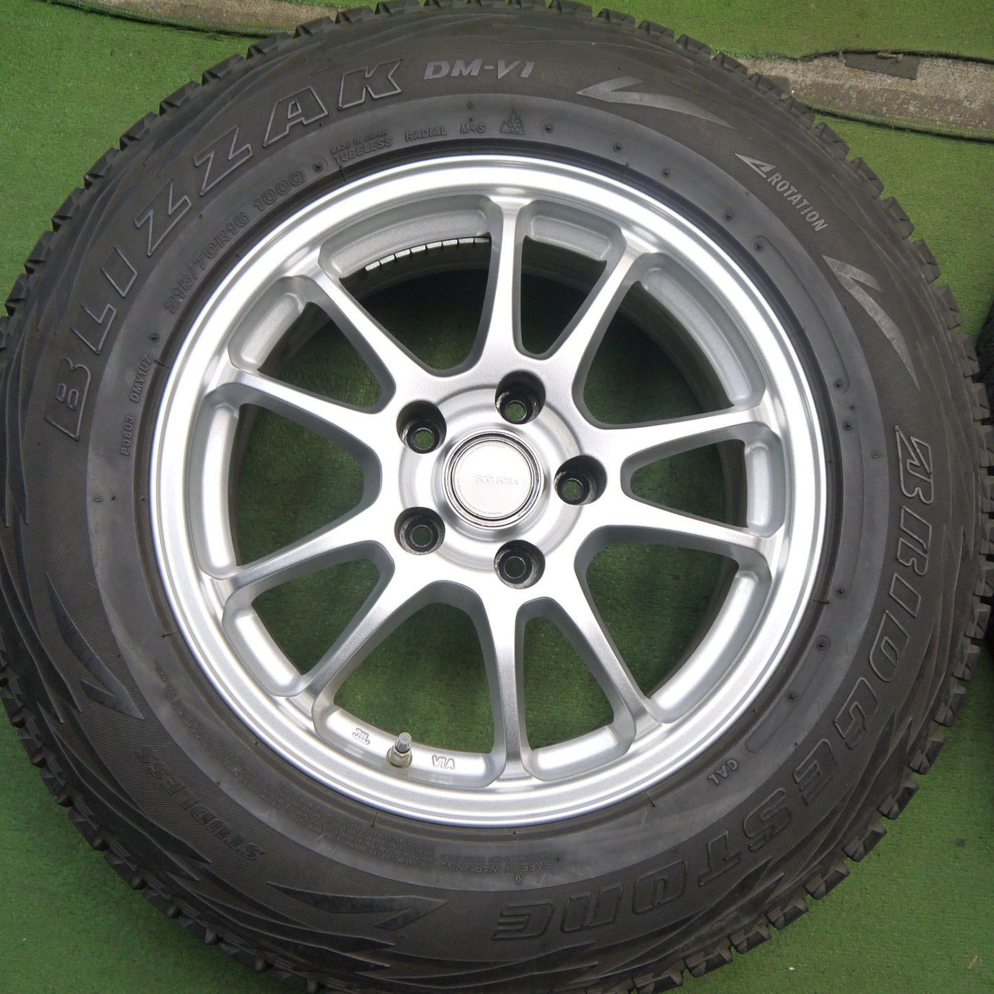 キレイ★スタッドレス 215/70R16 ブリヂストン ブリザック DM-V1 ECO FORME SE-10 16インチ エコフォルム PCD114.3/5H★5071604Hス