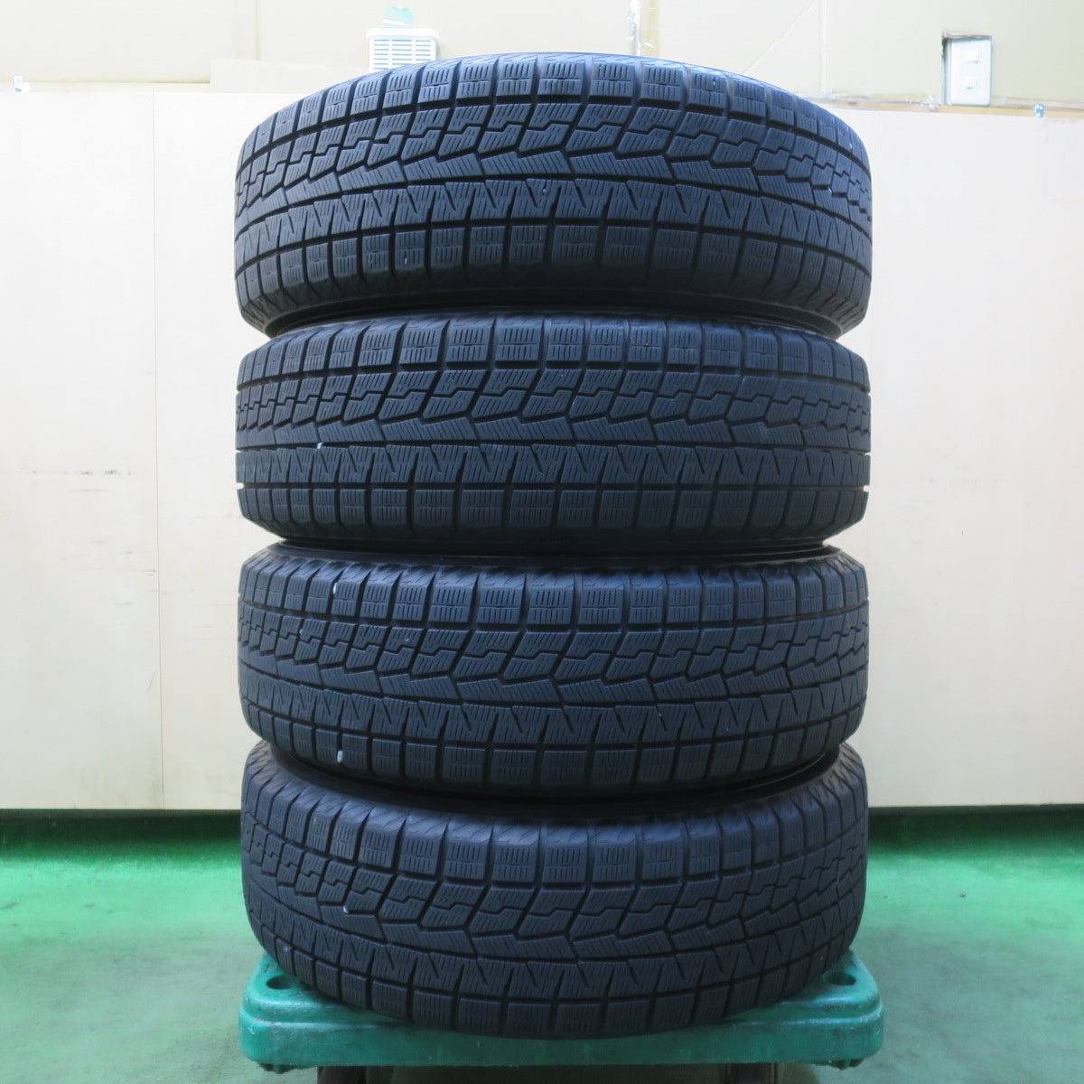 バリ溝！21年！キレイ！9.5分★ライズ ロッキー 等 195/65R16 スタッドレス ヨコハマ アイスガード iG70 BALMINUM DS-M バルミナ 16インチ PCD100/5H★5120610イス