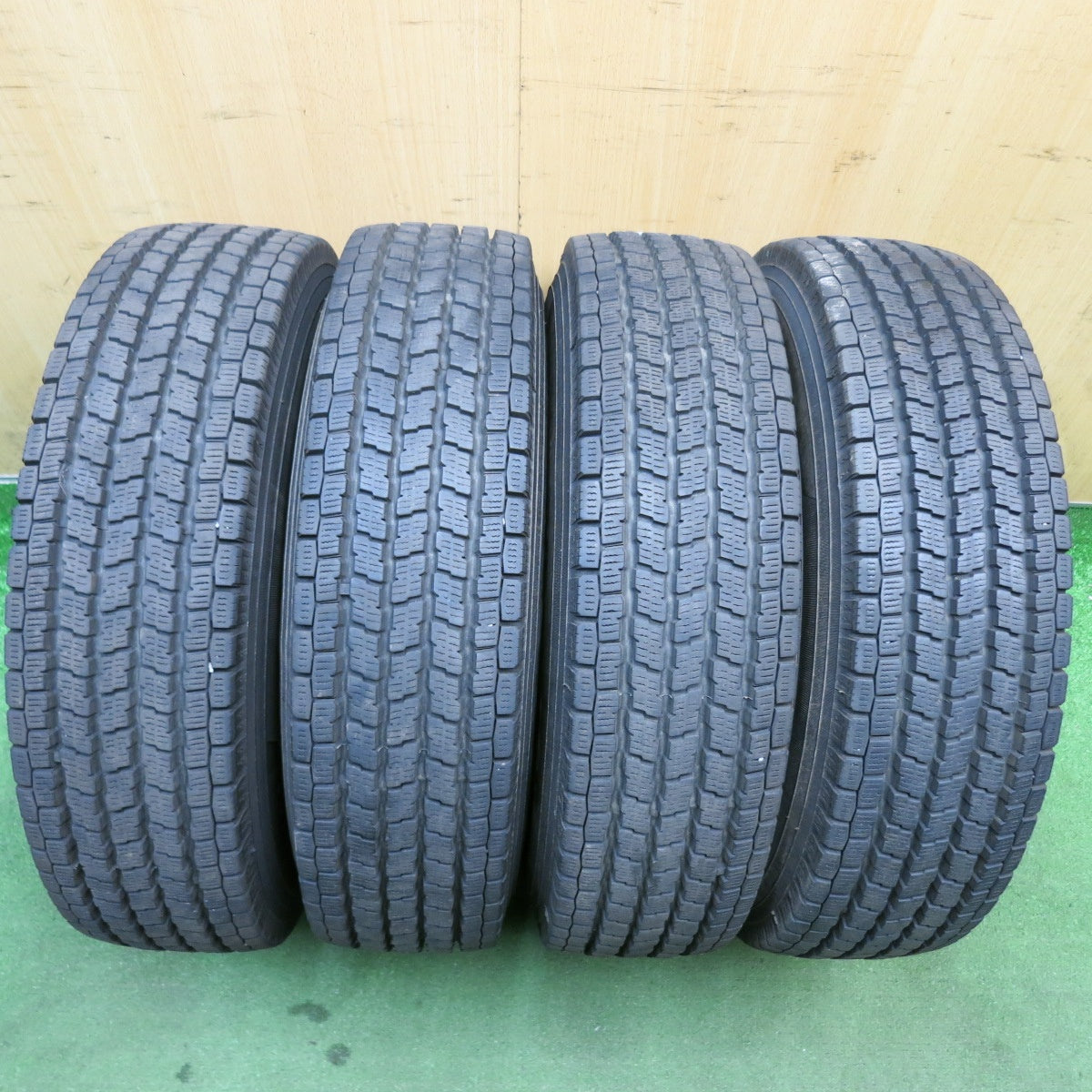 バリ溝！22年！キレイ！9.5分◎スタッドレス 165/80R14 97/95N ヨコハマ アイスガード iG91 VICENTE -03 ヴィセンテ 14インチ PCD114.3/4H◎6071108HAス