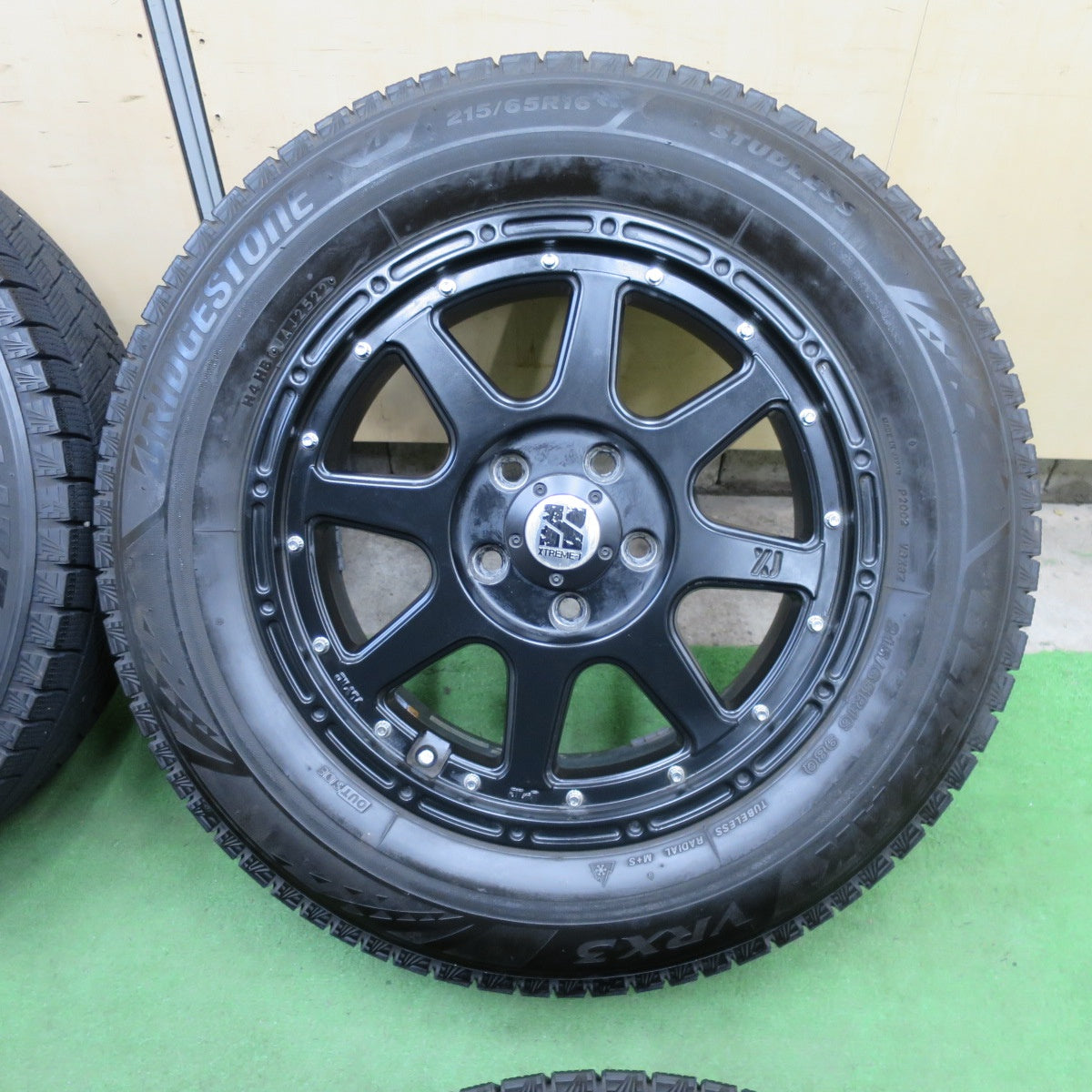 バリ溝！22年！キレイ！9.5分★スタッドレス 215/65R16 ブリヂストン ブリザック VRX3 XTREME-J XJ エクストリームJ 16インチ PCD114.3/5H★6021903TTス