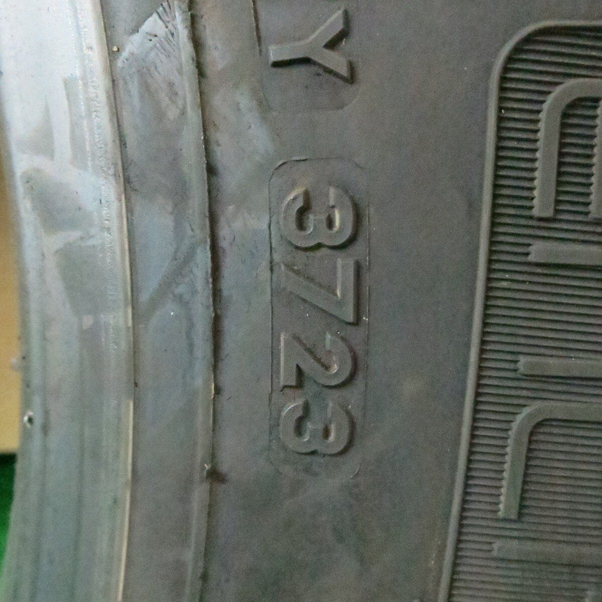 バリ溝！23年！9.5分★トラック タイヤ 245/70R19.5 136/134J スタッドレス ブリヂストン W999 19.5インチ★4050412ナス