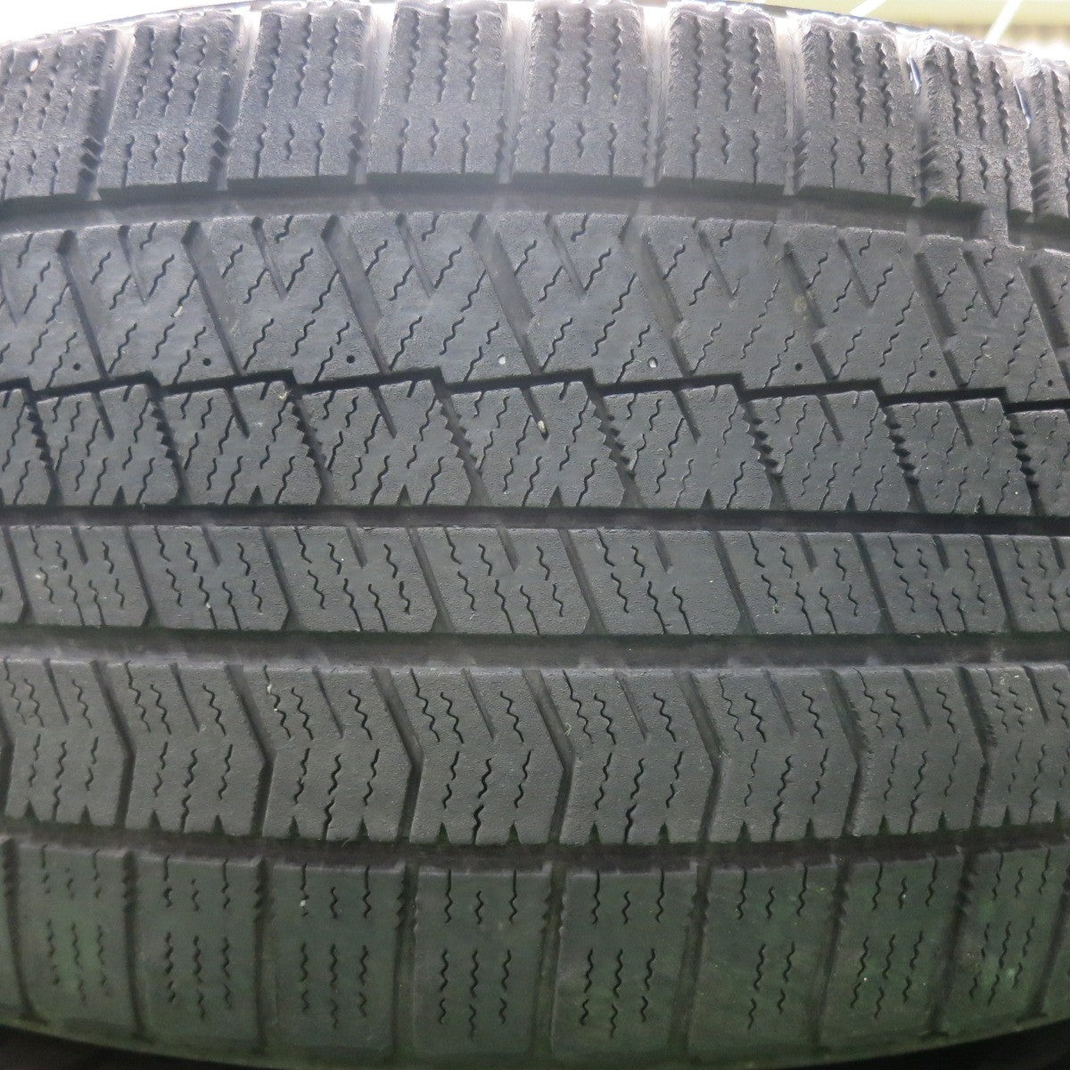 [送料無料] センサー付！キレイ★レクサス ES バージョンL 純正 235/45R18 スタッドレス ブリヂストン ブリザック VRX2 18インチ PCD114.3/5H★4111601HAス