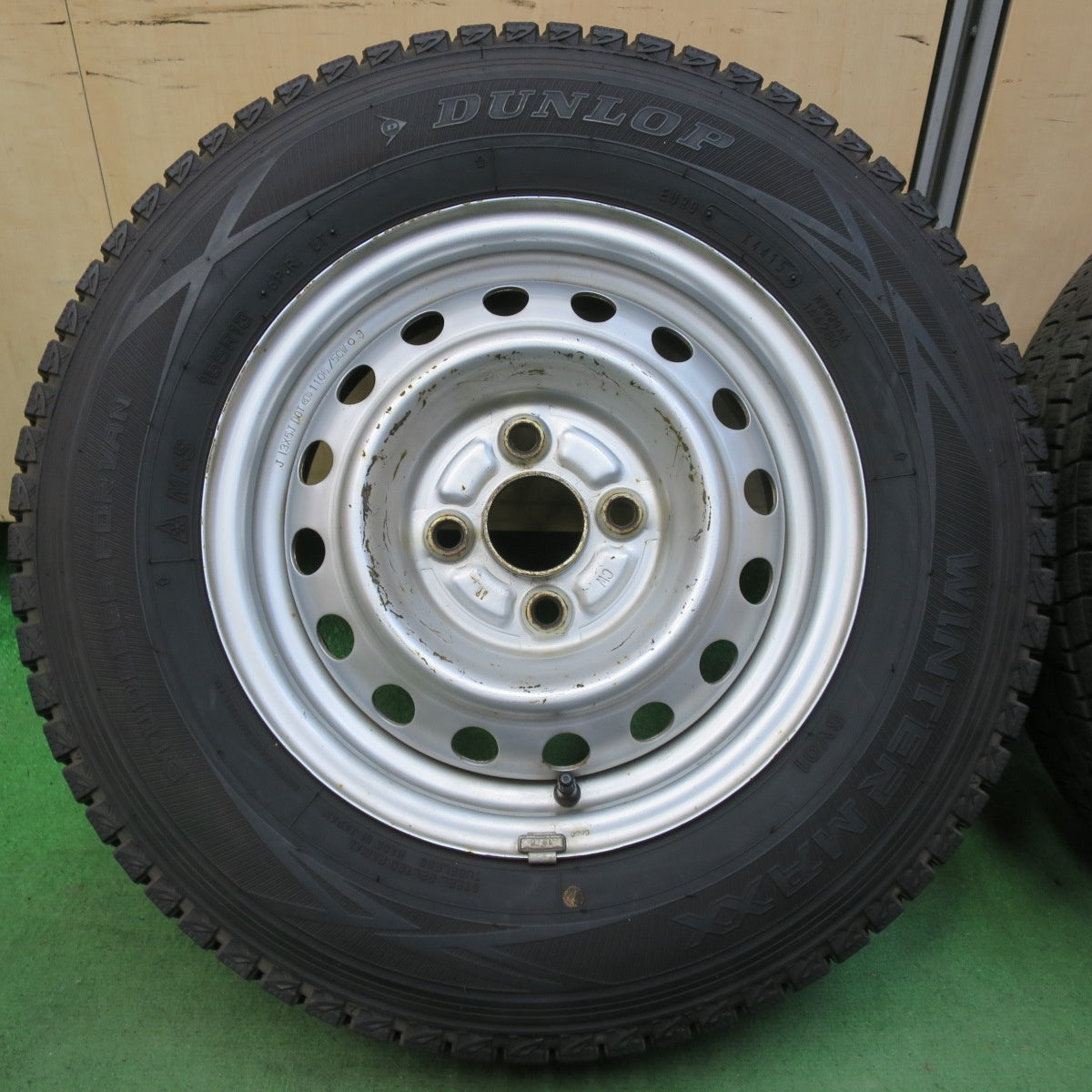 バリ溝！9.5分★スタッドレス 165R13 6PR ダンロップ ウインターマックス SV01 スチール 13インチ PCD100/4H★5061805イス