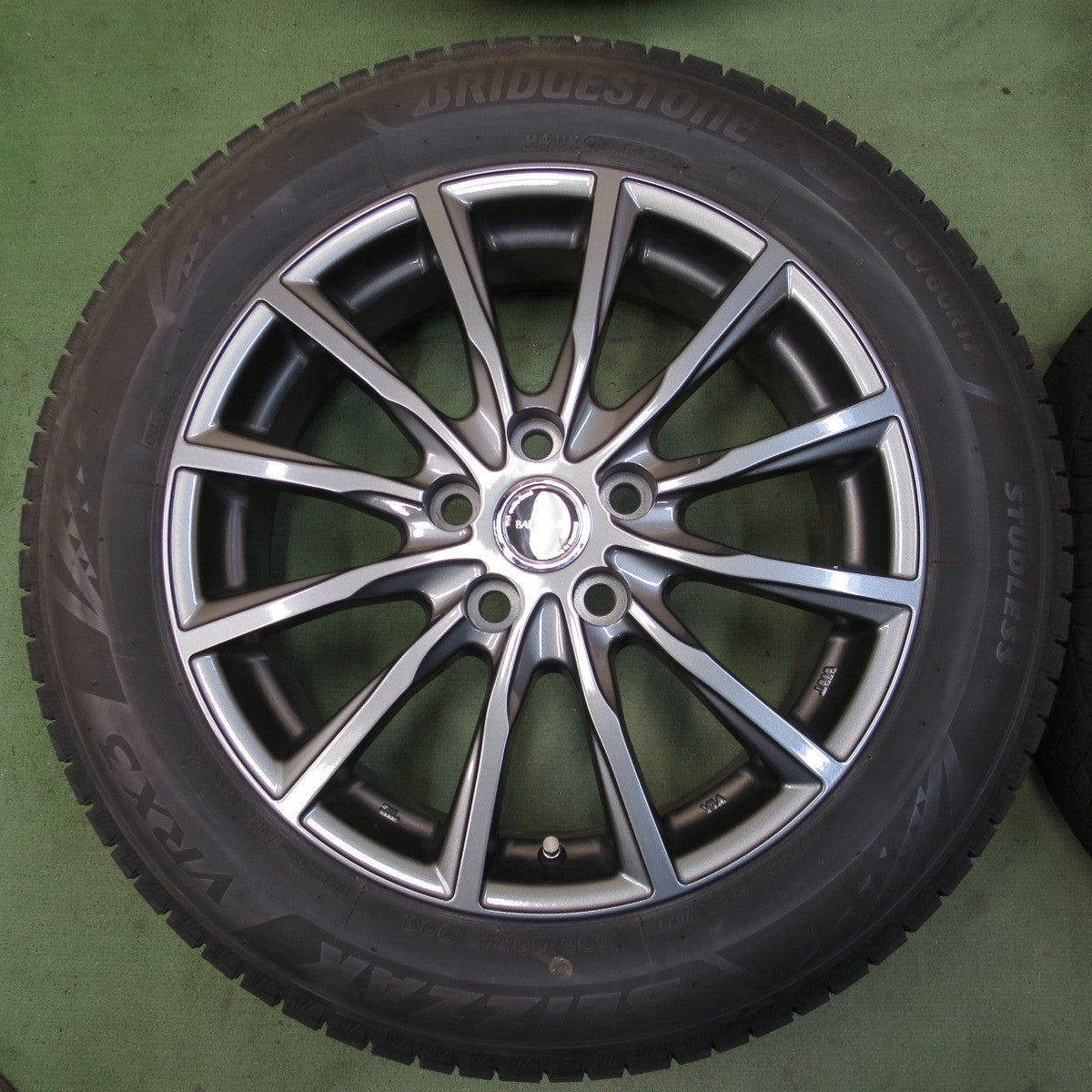 バリ溝！23年！キレイ！8.5分◎スタッドレス 195/60R17 ブリヂストン ブリザック VRX3 BALMINUM AR12 バルミナ 17インチ PCD114.3/5H◎6100504NGス