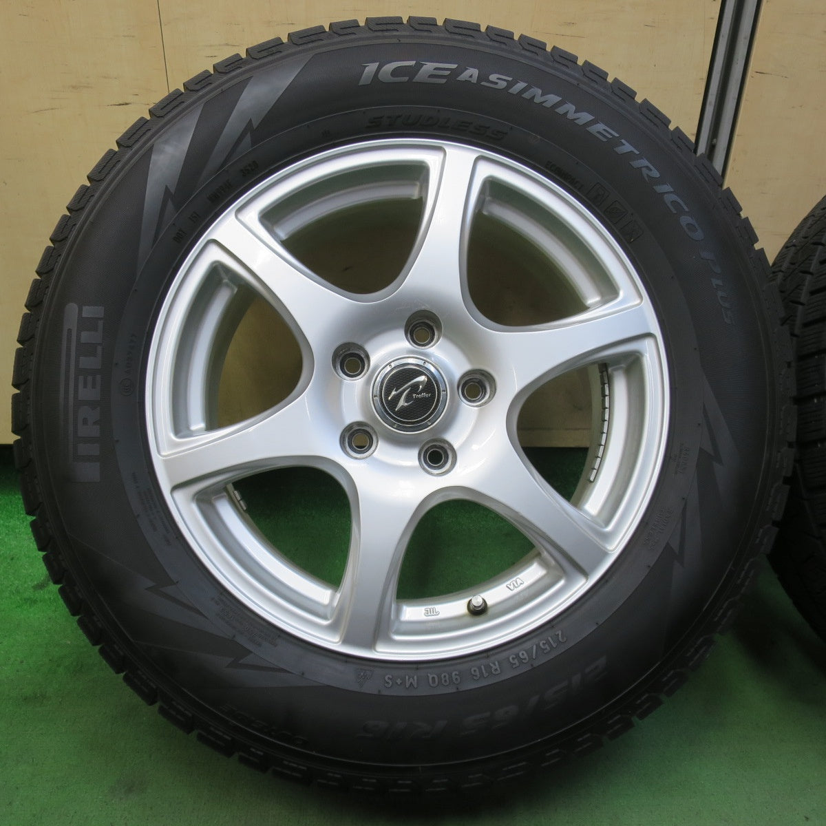 4本価格★スタッドレス 215/65R16 ピレリ アイスアシンメトリコ プラス Treffer トレファー 16インチ PCD114.3/5H★51020301イス