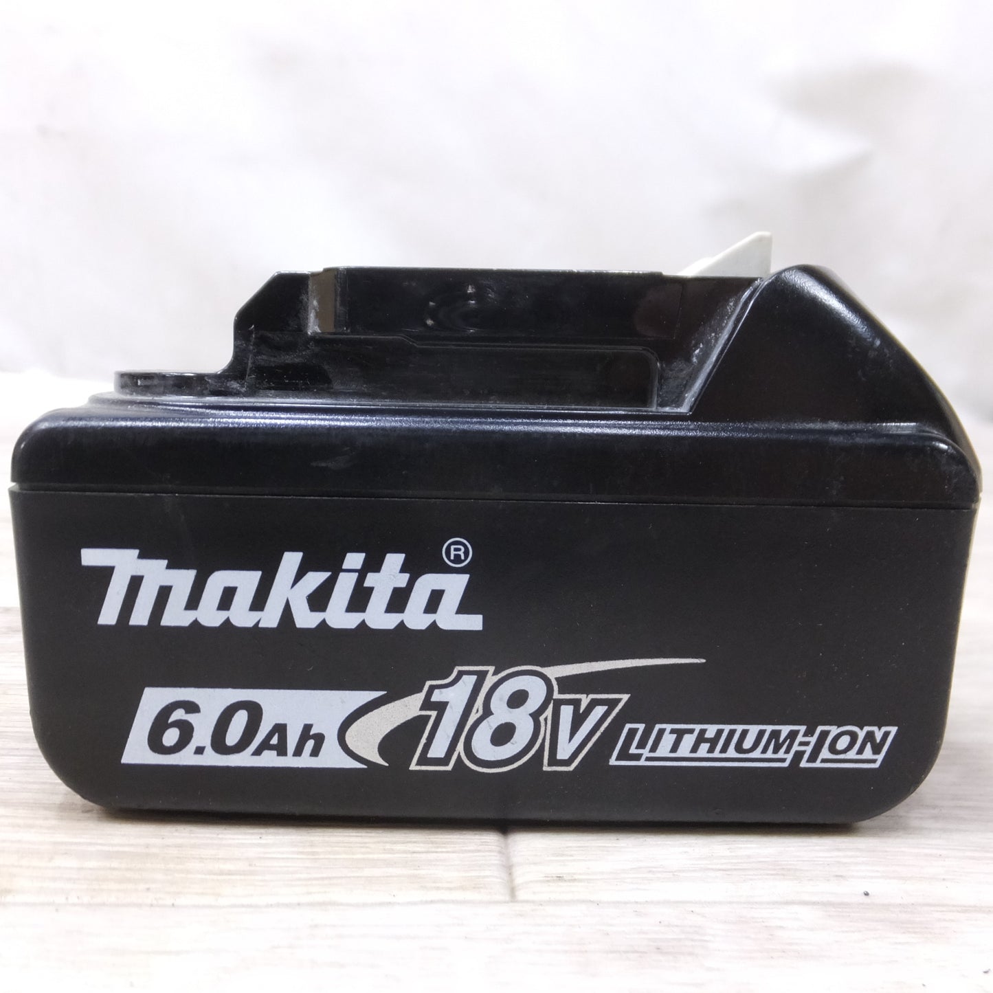 [送料無料] キレイ◆マキタ リチウム イオン バッテリー Li-ion 18V 6.0Ah 108Wh BL1860B ＊ 雪マーク 電動 工具◆