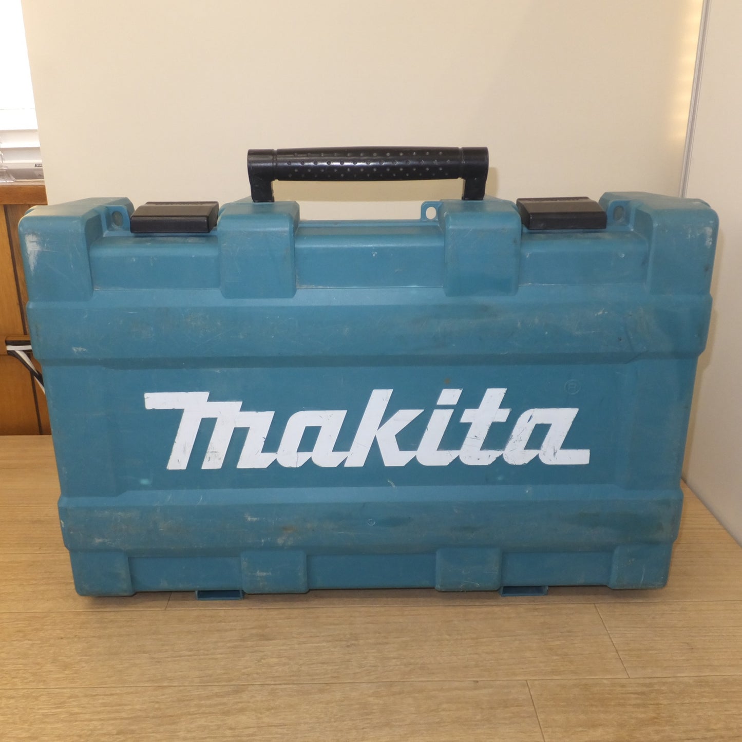[送料無料] ★マキタ makita 100mm 充電式ディスクグラインダ GA045GRMX 36V-40V　バッテリ 1個★