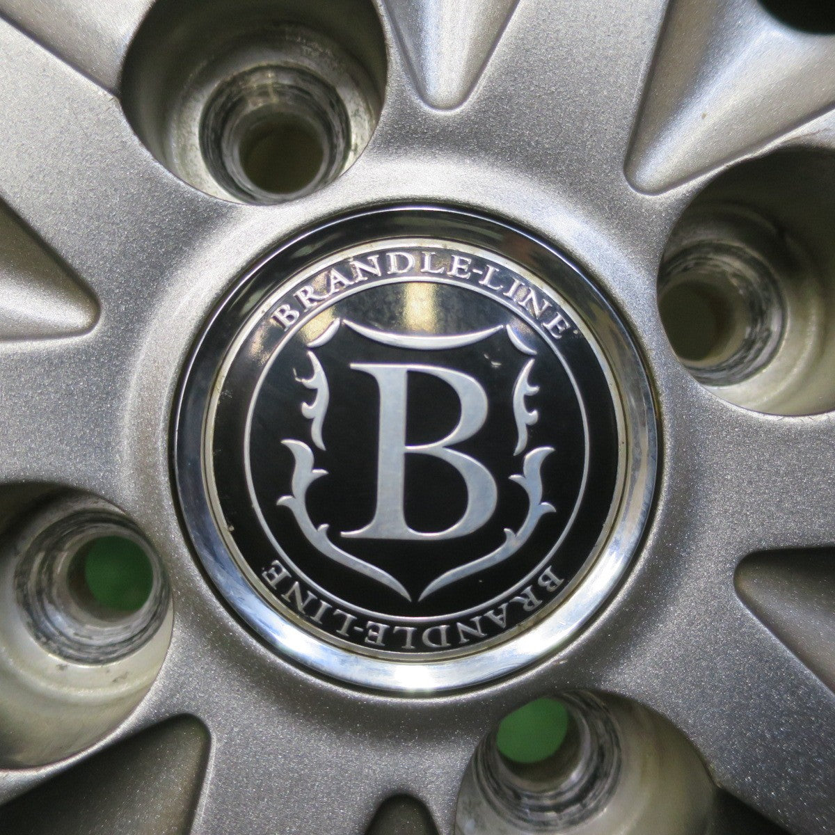 バリ溝！9分★スタッドレス 185/60R15 トーヨー オブザーブ GIZ2 BRANDLE-LINE ブランドルライン 15インチ PCD100/4H★5080401イス