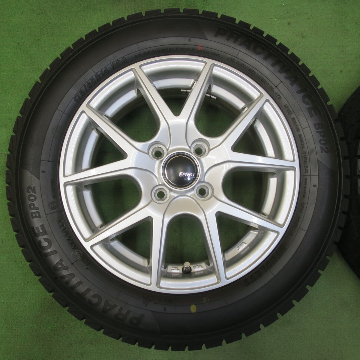 バリ溝！23年！キレイ！ほぼ10分★スタッドレス 175/65R14 プラクティバ アイス BP02 ヨコハマ製 SPORT DAISY スポルト デイジー 14インチ PCD100/4H★5080603イス
