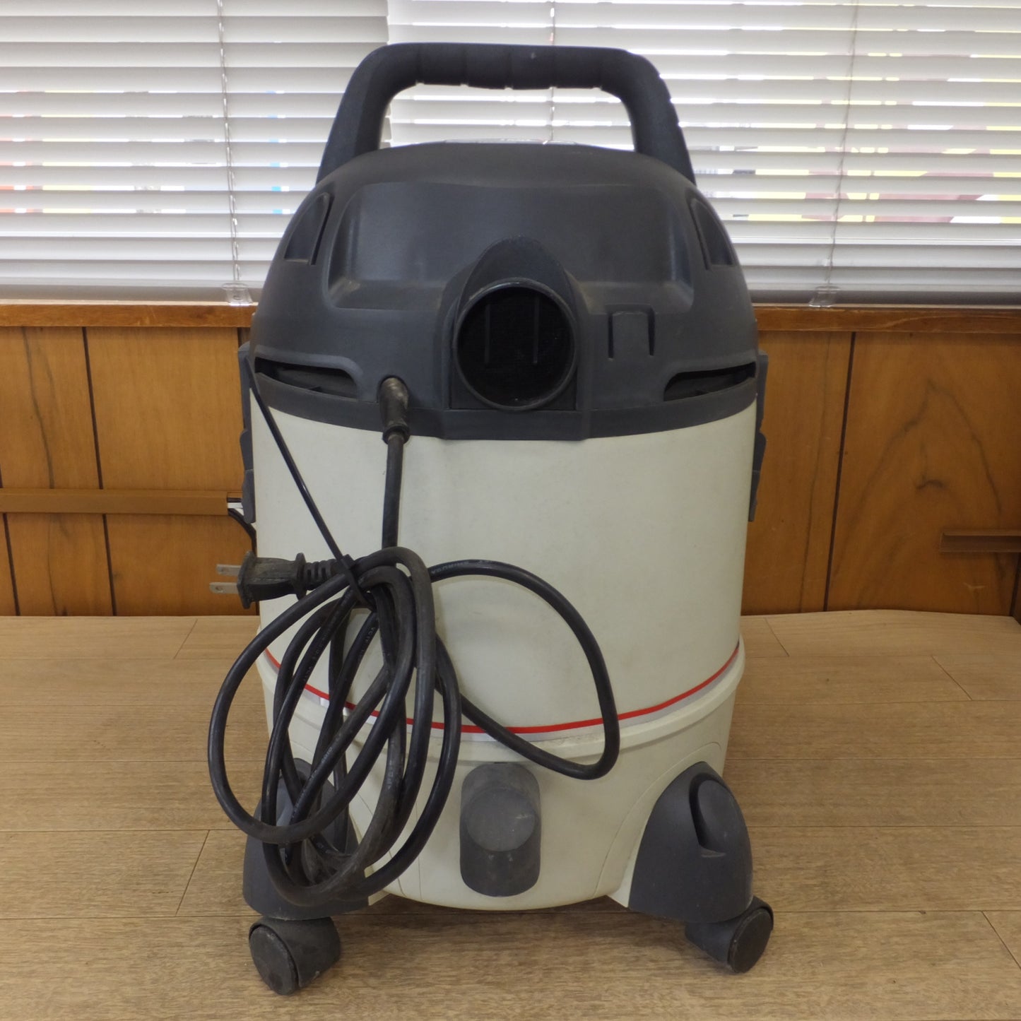 [送料無料] ★リョービ RYOBI 集じん機 VC-23 乾湿両用　集じん容量 14L　100V 11A 1,050W 50/60Hz★