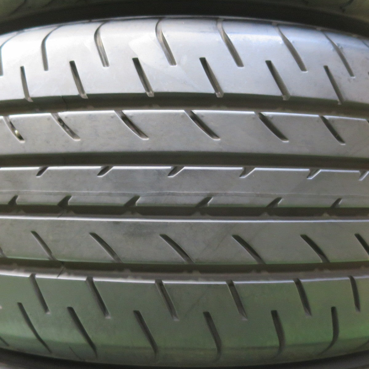 バリ溝！21年！9.5分以上★225/60R17 ヨコハマ ブルーアース E51 E51A タイヤ 17インチ アルファード ヴェルファイア 等★5061004イノタ