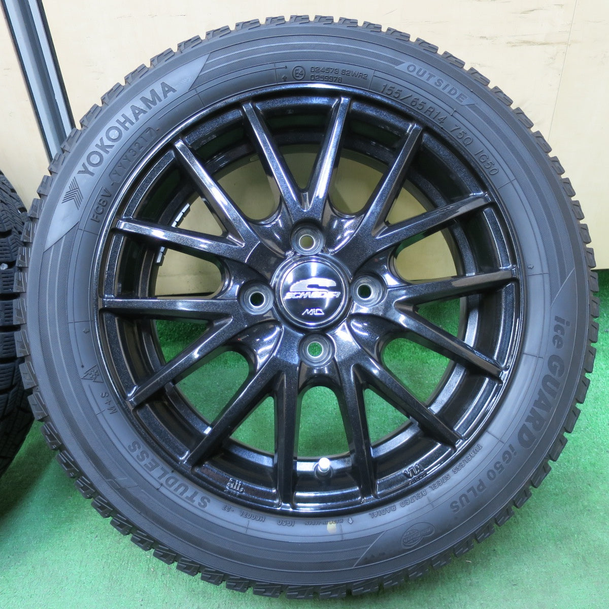 [送料無料] バリ溝！キレイ！9分★スタッドレス 155/65R14 ヨコハマ アイスガード iG50 プラス SCHNEIDER MiD シュナイダー 14インチ PCD100/4H★4121205イス