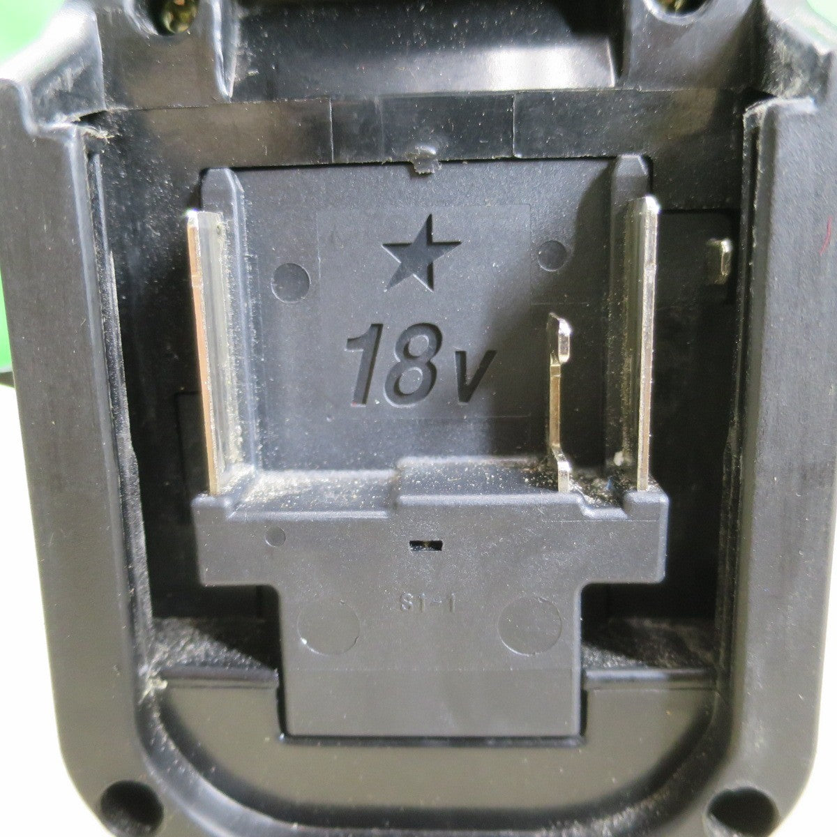 [送料無料] ☆マキタ 充電 式 真空 ポンプ 18V VP180D 電動 工具 コードレス Makita☆