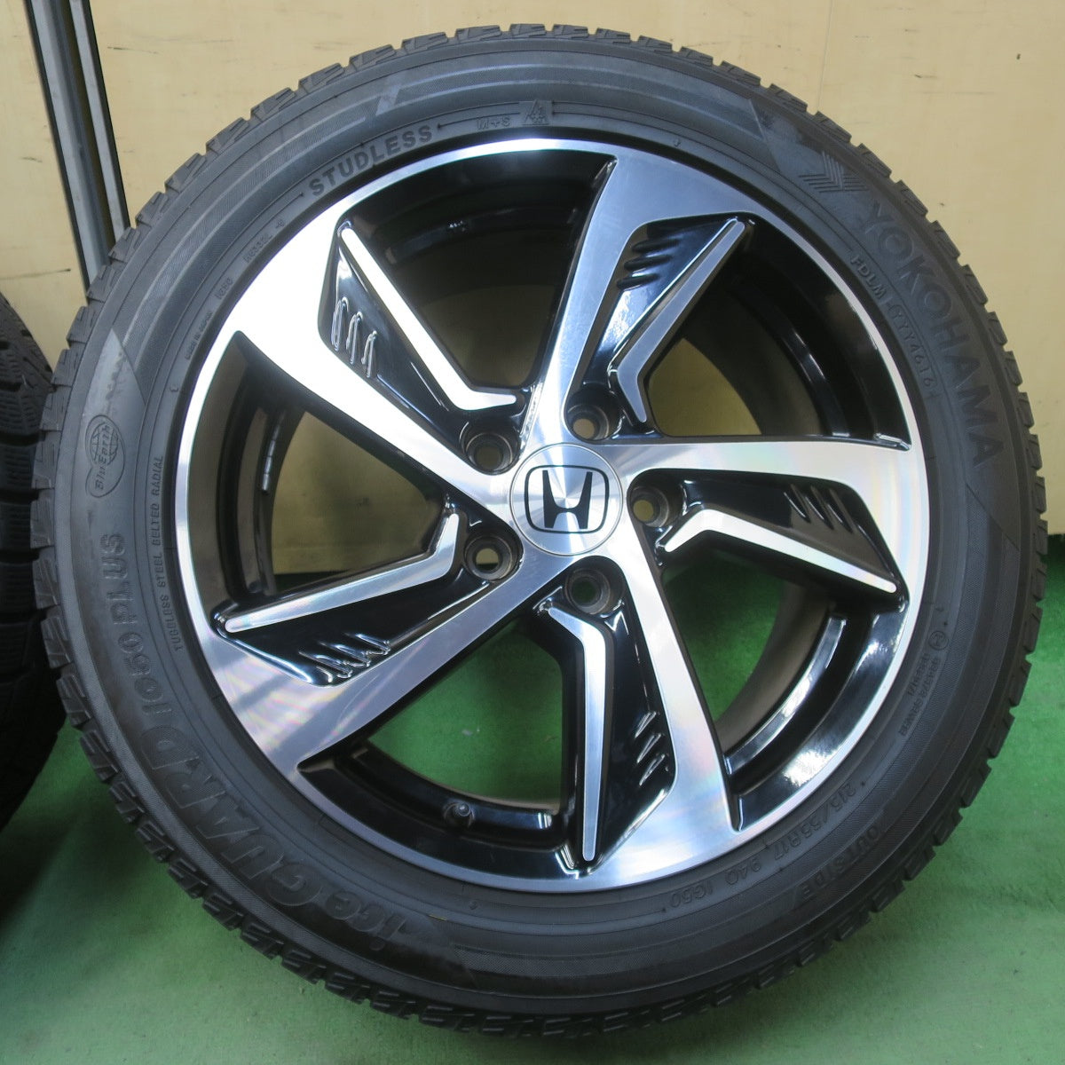 バリ溝！キレイ！9分★ホンダ RC オデッセイ アブソルート 純正 215/55R17 スタッドレス ヨコハマ アイスガード iG50 プラス 17インチ PCD114.3/5H★6032405イス