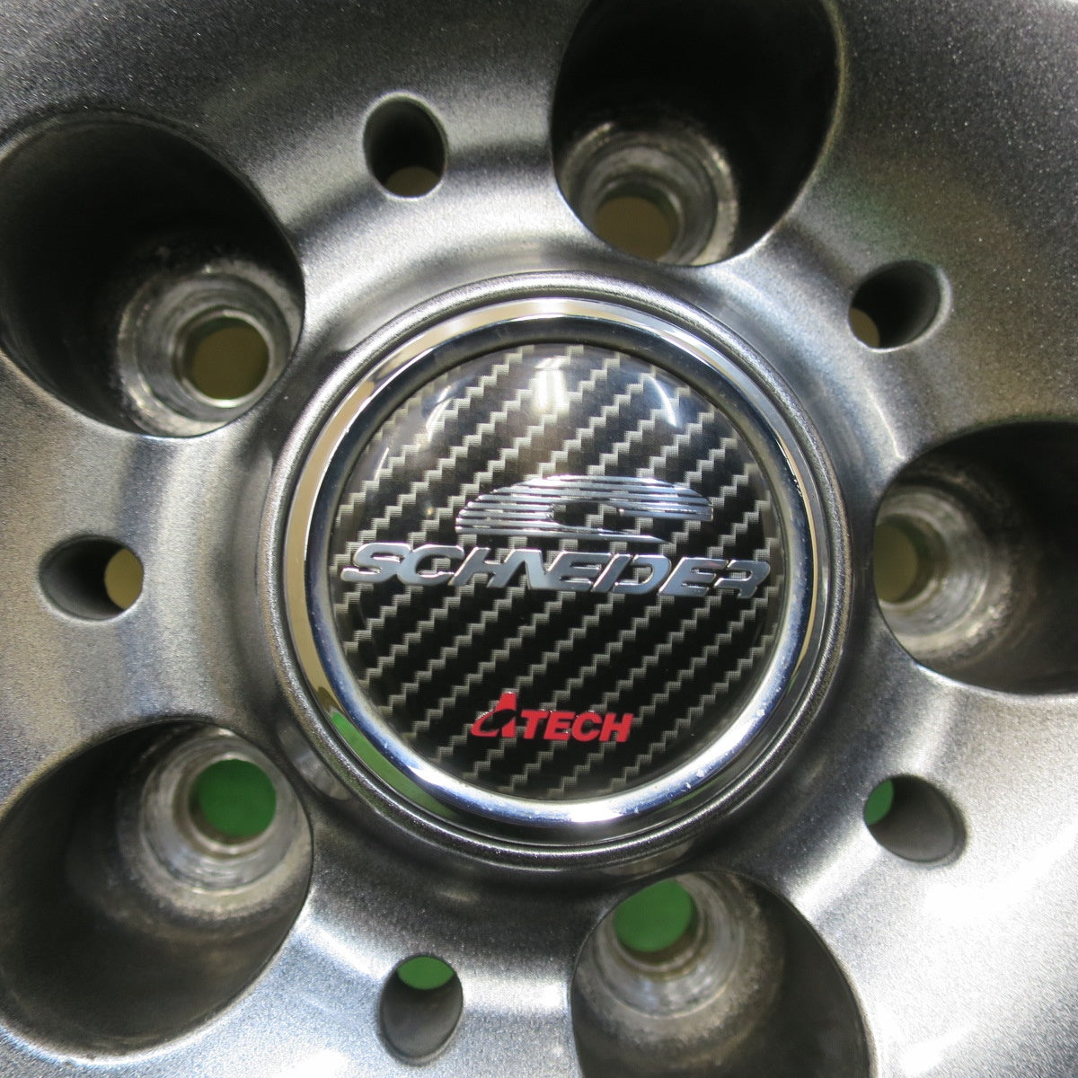 バリ溝！23年！キレイ！9.5分以上★スタッドレス 225/55R17 ヨコハマ アイスガード iG60 SCHNEIDER シュナイダー 17インチ PCD114.3/5H★5120403イス