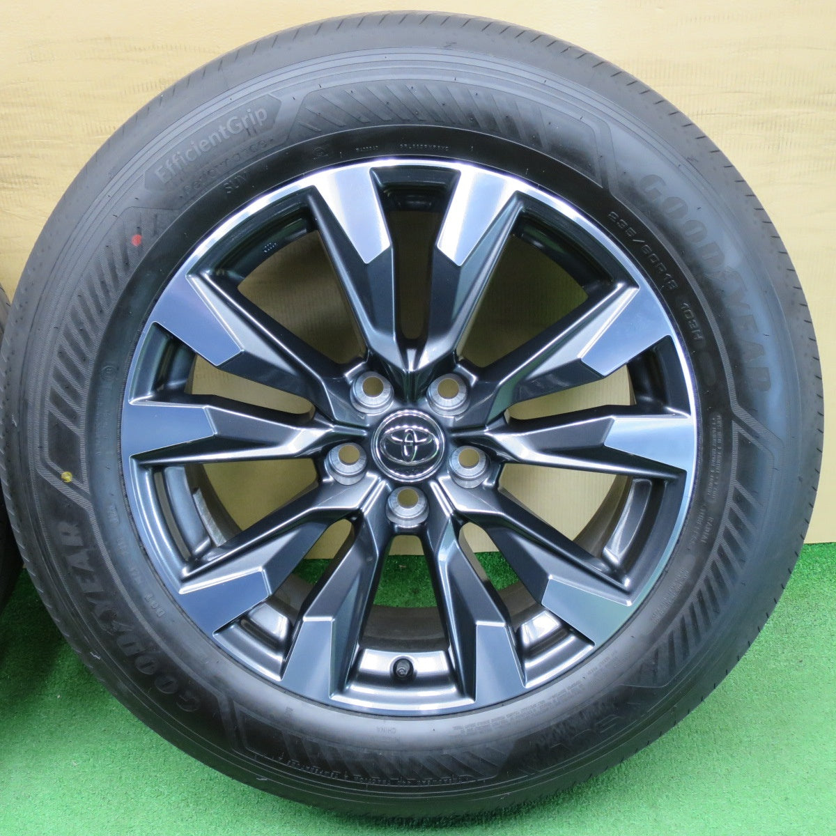 新車外し！26年◎トヨタ RAV4 Zグレード 純正 235/60R18 グッドイヤー EfficientGrip Performance SUV 18インチ PCD114.3/5H◎6061502NKノ