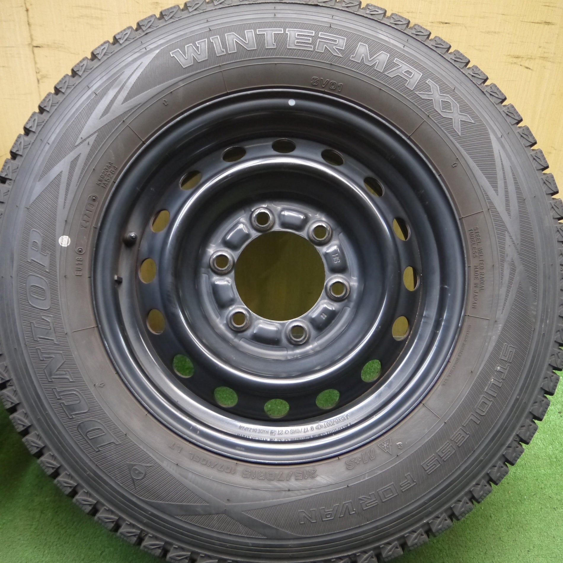 送料無料* バリ溝！9分☆ハイエース等 215/70R15 107/105L