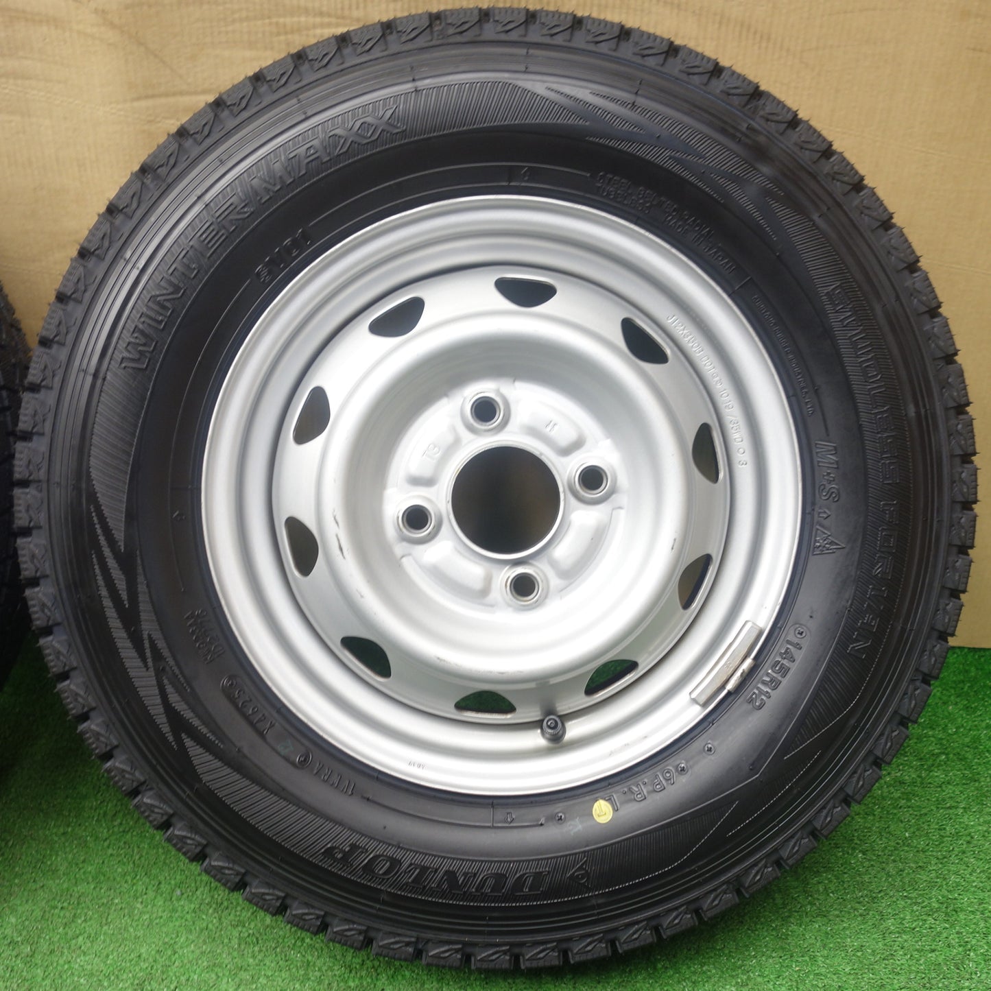 ほぼ未使用！25年★スタッドレス 145R12 6PR ダンロップ ウインターマックス SV01 スチール ホイール 12インチ PCD100/4H★6012501KTス