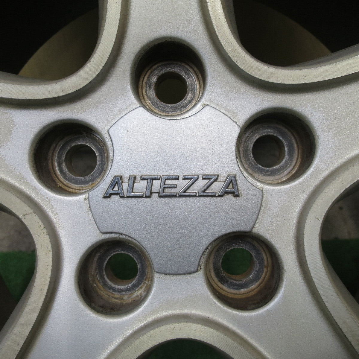 バリ溝！8.5分★トヨタ SXE10 アルテッツァ 純正 215/45R17 トーヨー ナノエナジー3 プラス 17インチ PCD114.3/5H★5062303TTノ