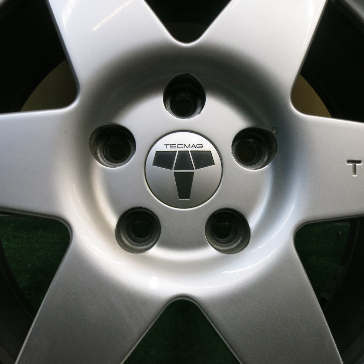 バリ溝！9分★ボルボ 等 TECMAG Type206R 235/60R18 スタッドレス ピレリ アイスコントロール 18インチ テクマグ PCD108/5H★5051203AKス