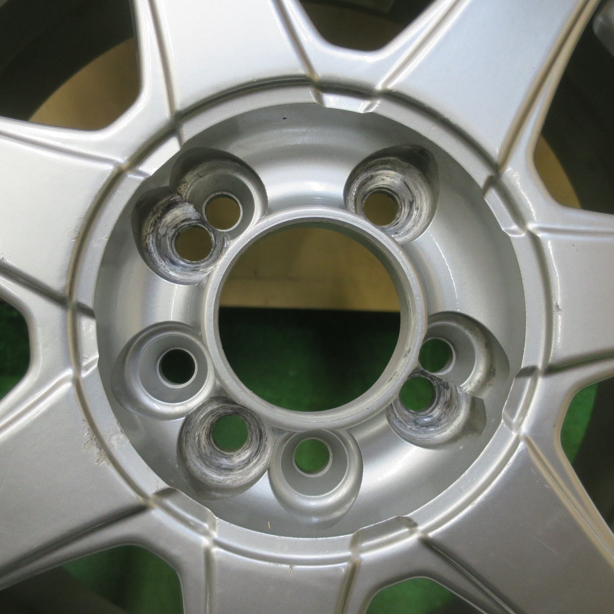 バリ溝！22年！9.5分★スタッドレス 175/65R15 トーヨー オブザーブ ガリット GIZ 社外 アルミ 15インチ PCD100/4H 5H マルチ★6051809イス