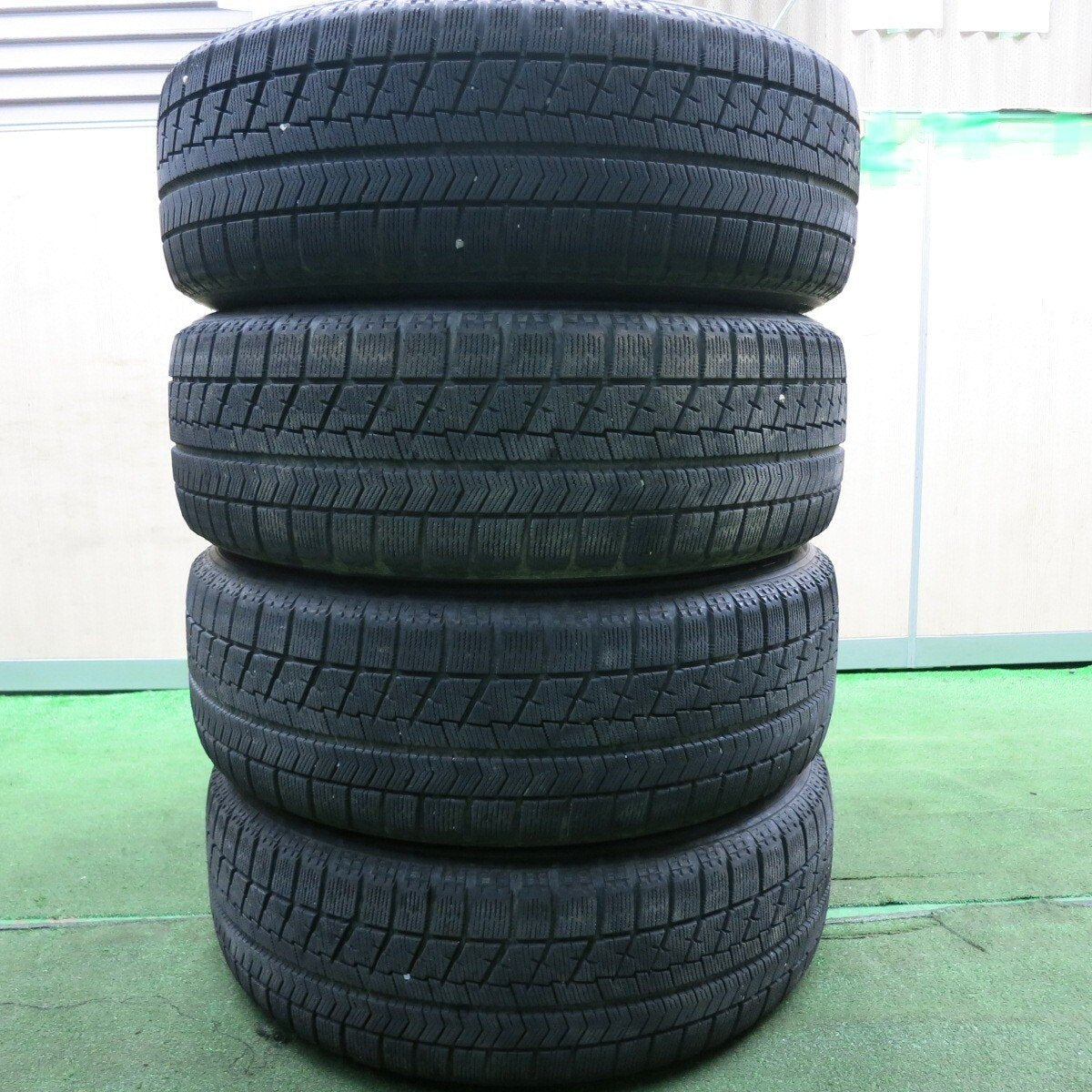 4本価格★PIAA SPORT SOFFY 215/60R17 スタッドレス ブリヂストン ブリザック VRX 17インチ ピア PCD114.3/5H★4051306HAス