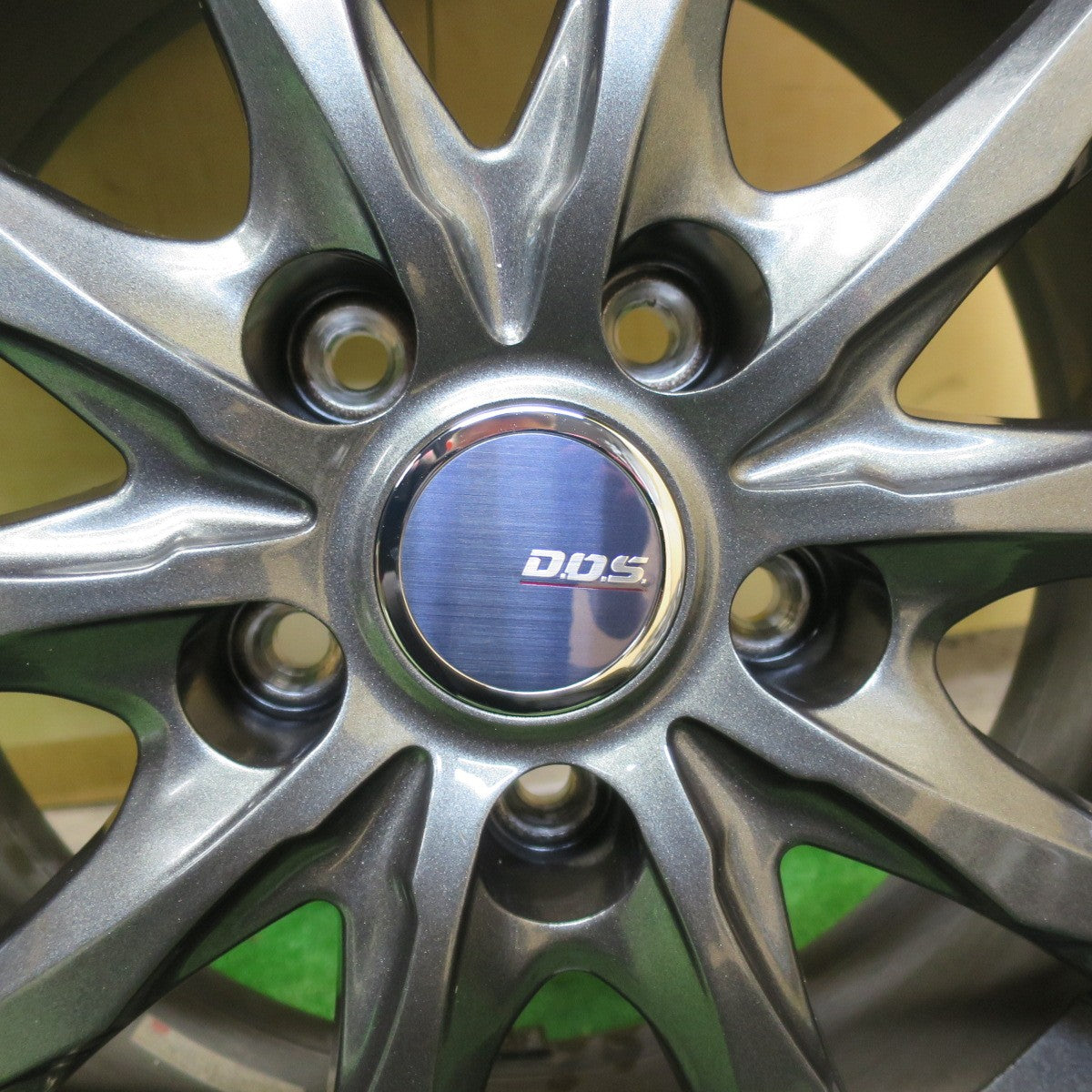 バリ溝！24年！キレイ！ほぼ10分★スタッドレス 205/60R16 グッドイヤー アイスナビ7 D.O.S. DOS 16インチ PCD114.3/5H★5070606イス