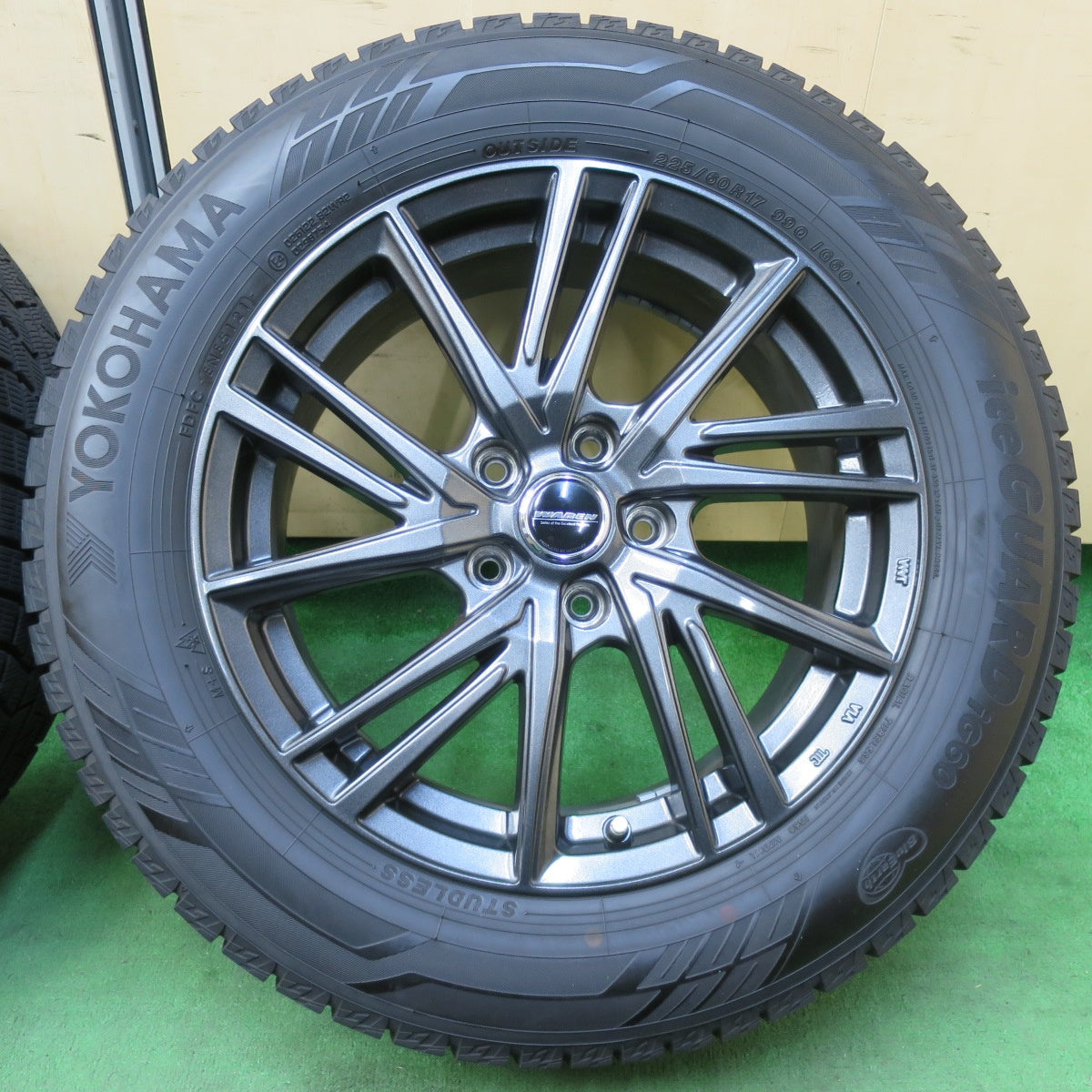 [送料無料] 超バリ溝！21年！キレイ！ほぼ10分★スタッドレス 225/60R17 ヨコハマ アイスガード iG60 WAREN ヴァーレン 17インチ PCD114.3/5H★4112301イス