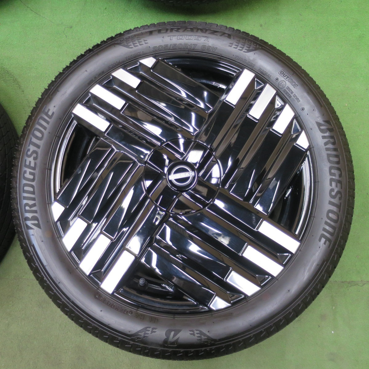 新車外し！25年◎日産 E13 ノート オーラ 純正 205/50R17 ブリヂストン トランザ T005A 17インチ PCD100/4H◎6082601NGノ