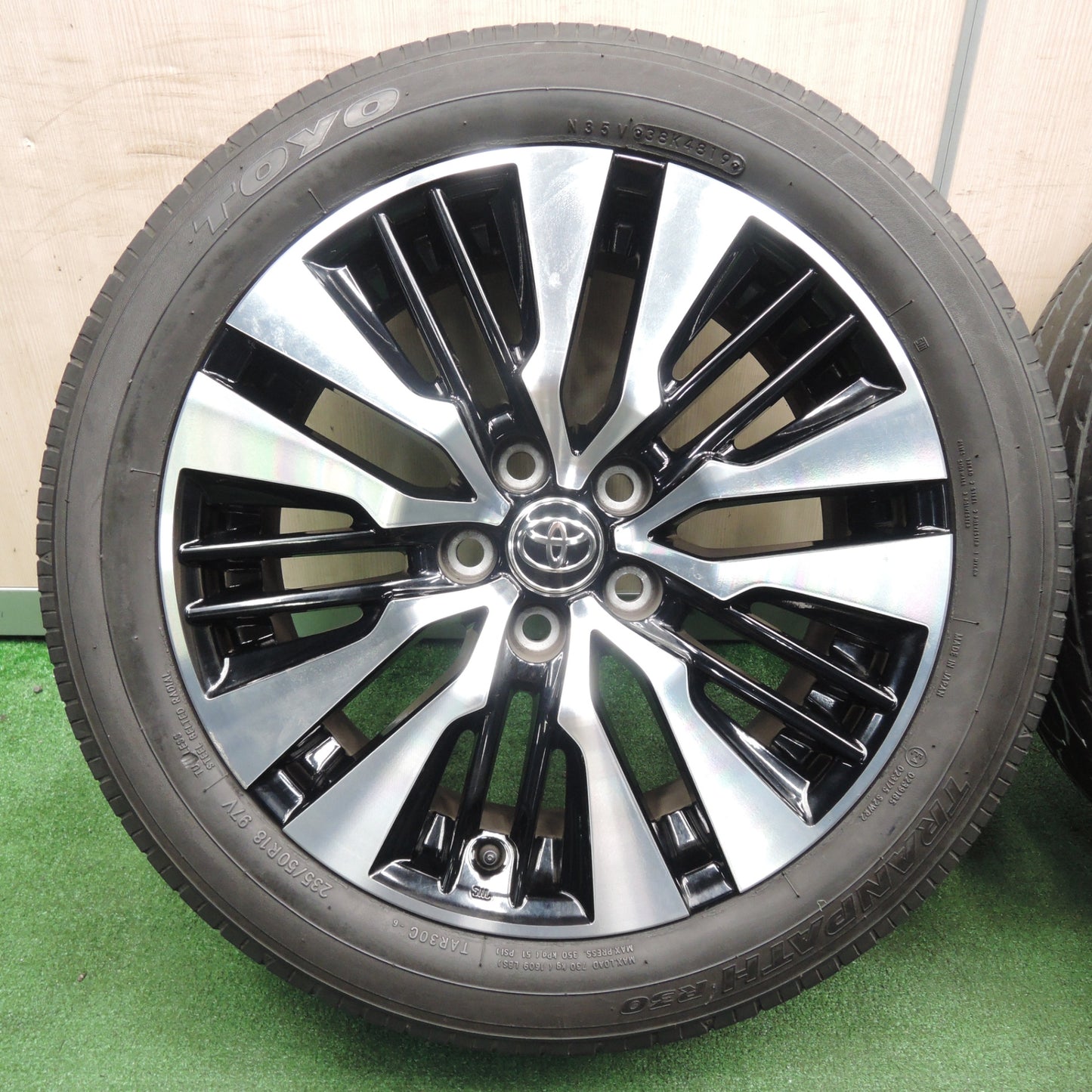 *送料無料* 4本価格★トヨタ 30系 アルファード ヴェルファイア 純正 235/50R18 トーヨー トランパス R30 PCD114.3/5H★4031807TNノ