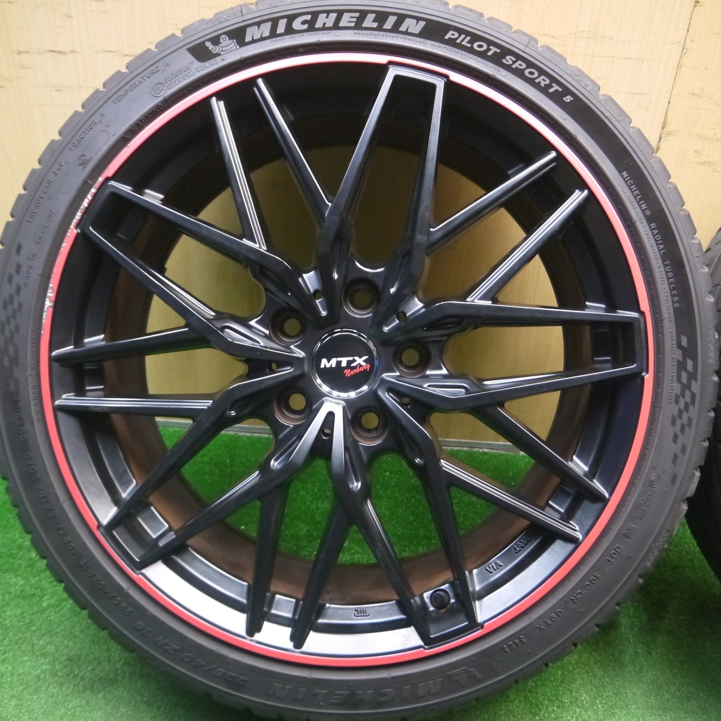 [送料無料] バリ溝！23年！キレイ！9.5分★BMW 等 EUROBAHN Nurburg MTX 225/40R18 ミシュラン パイロットスポーツ5 18インチ ニュルブルグ PCD112/5H★5021405Hノ