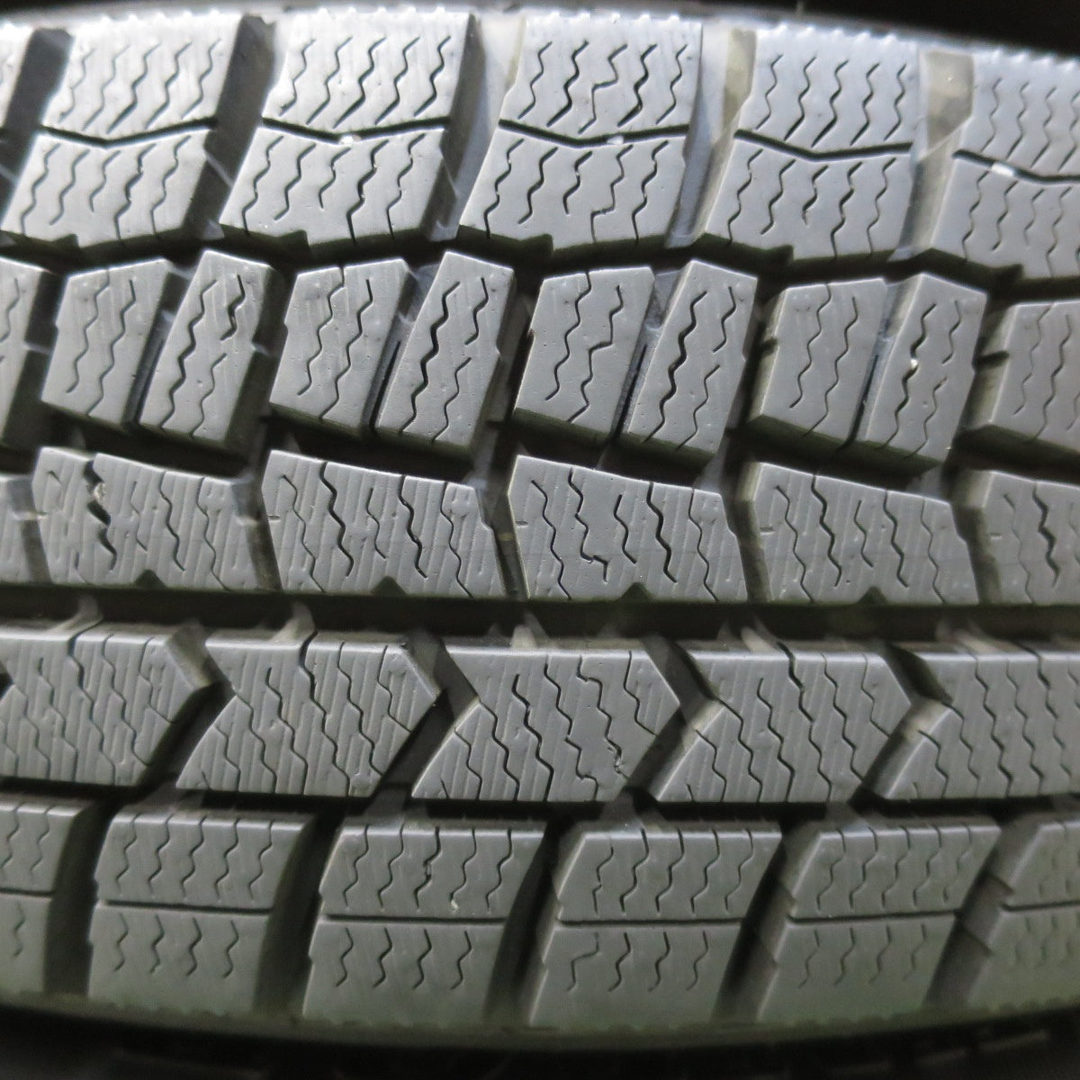 バリ溝！23年！9.5分以上★スタッドレス 155/80R13 ダンロップ ウインターマックス WM02 社外 アルミ 13インチ PCD100 114.3/4H マルチ★5120513イス