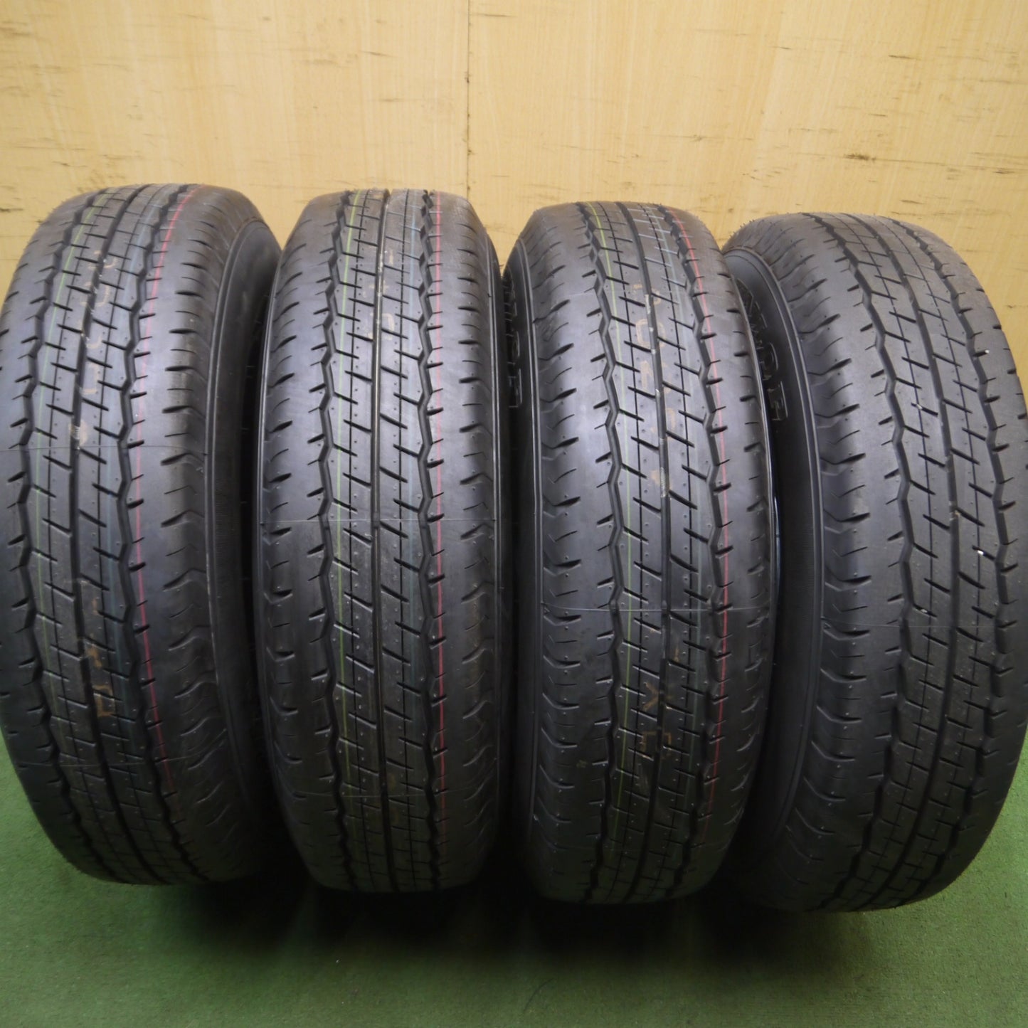 *送料無料* 新車外し！23年★トヨタ 200系 ハイエース 純正 スチール 195/80R15 107/105N ダンロップ SP175N 15インチ PCD139.7/6H★4062110Hノ